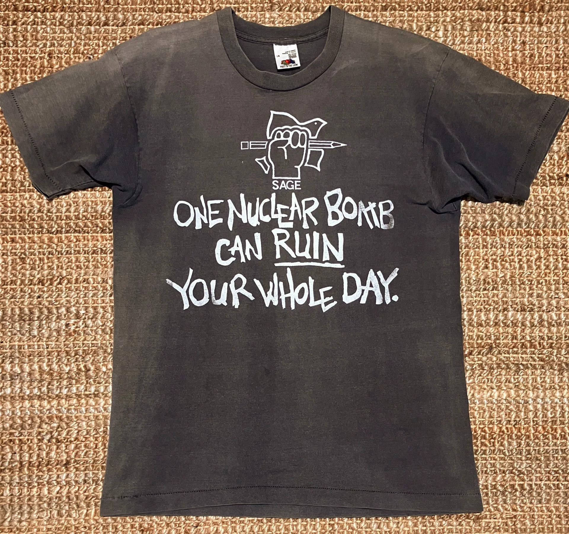 Vintage Vintage 90s Anti-War T-Shirt Size US M / EU 48-50 / 2 - 3 Thumbnail
