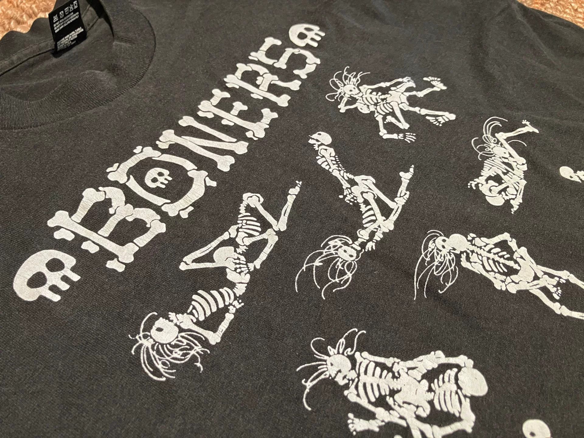 Vintage Vintage 90s Skeleton Graphic T-Shirt Size US M / EU 48-50 / 2 - 3 Thumbnail