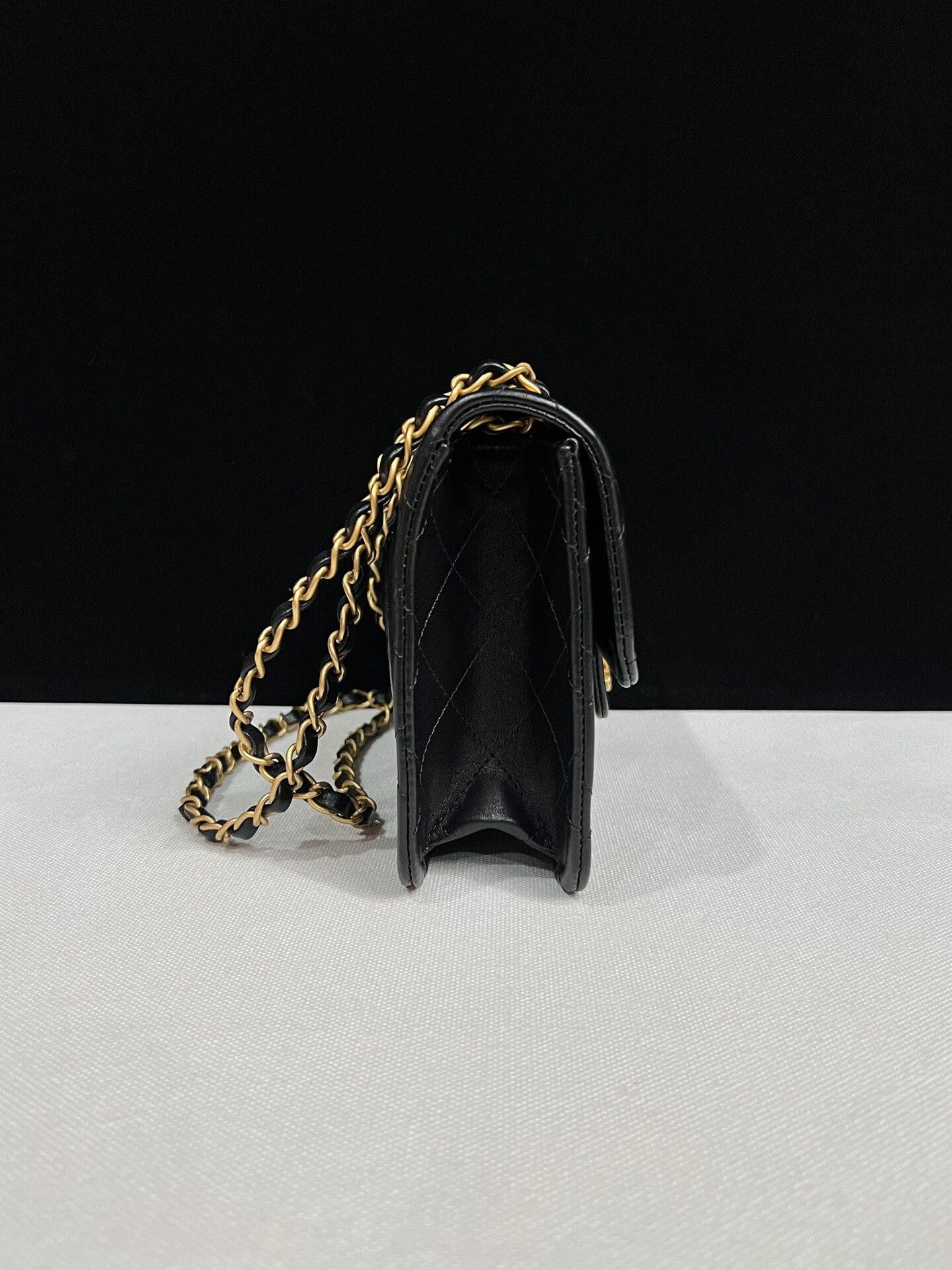 Chanel Pre-loved Bag Very good condition Size ONE SIZE - 4 Thumbnail