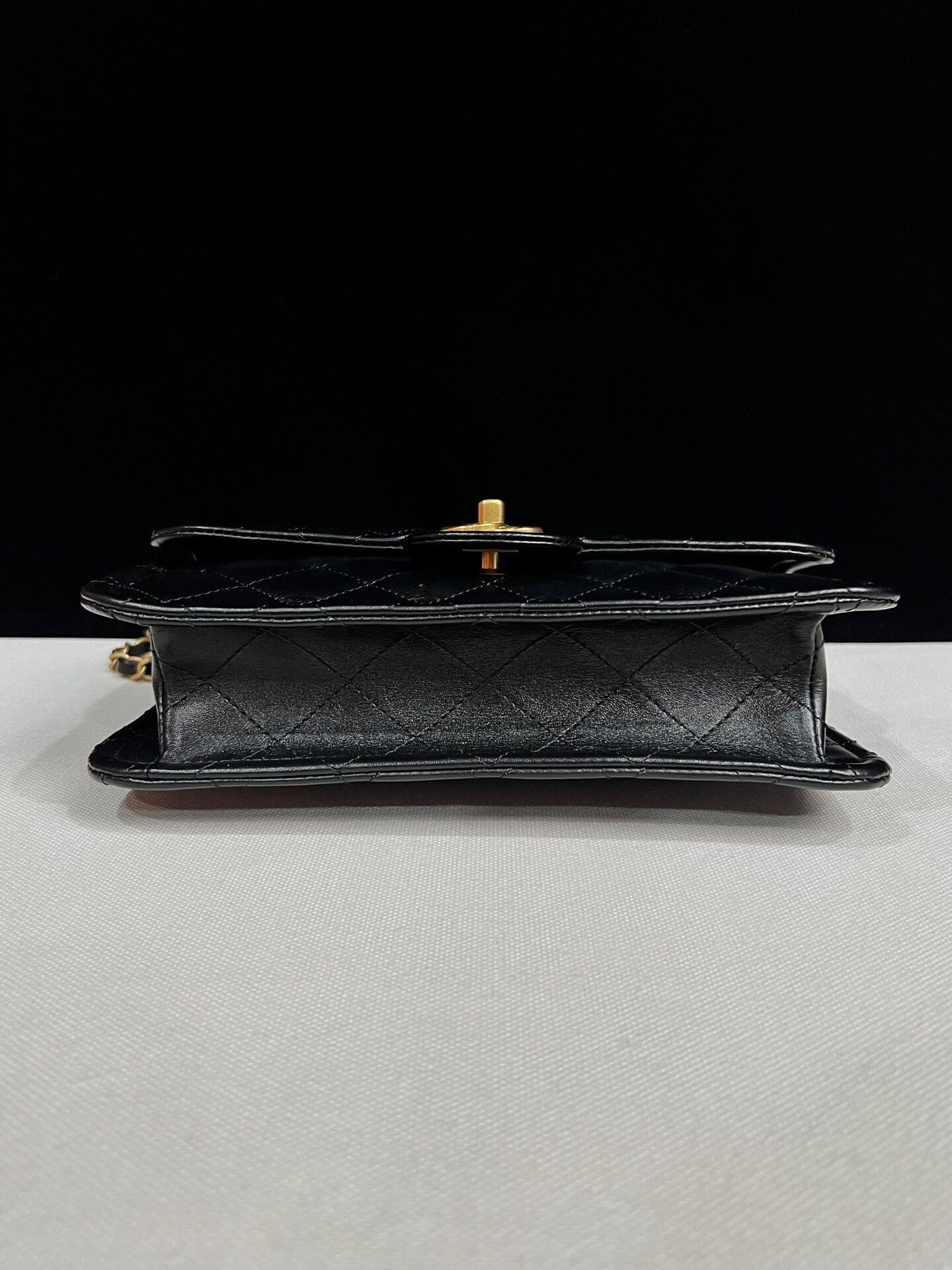 Chanel Pre-loved Bag Very good condition Size ONE SIZE - 6 Thumbnail