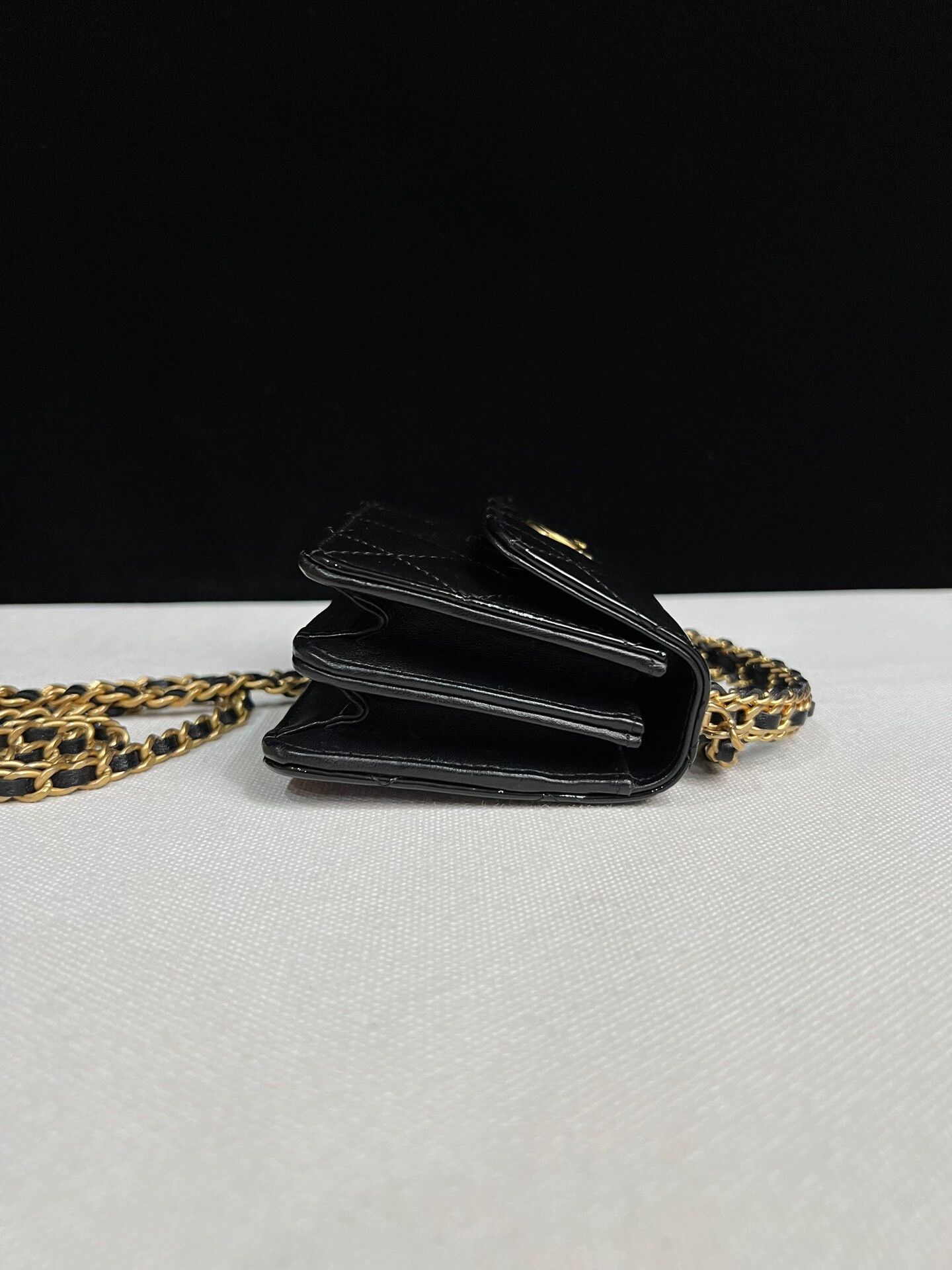 Chanel Pre-loved Bag Very good condition Size ONE SIZE - 4 Thumbnail