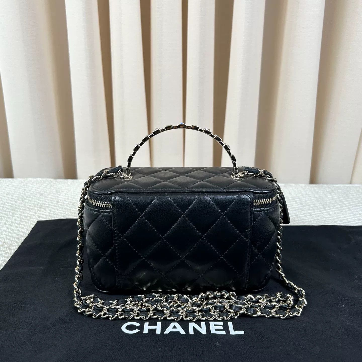 Chanel Pre-loved Bag Very good condition Size ONE SIZE - 2 Thumbnail