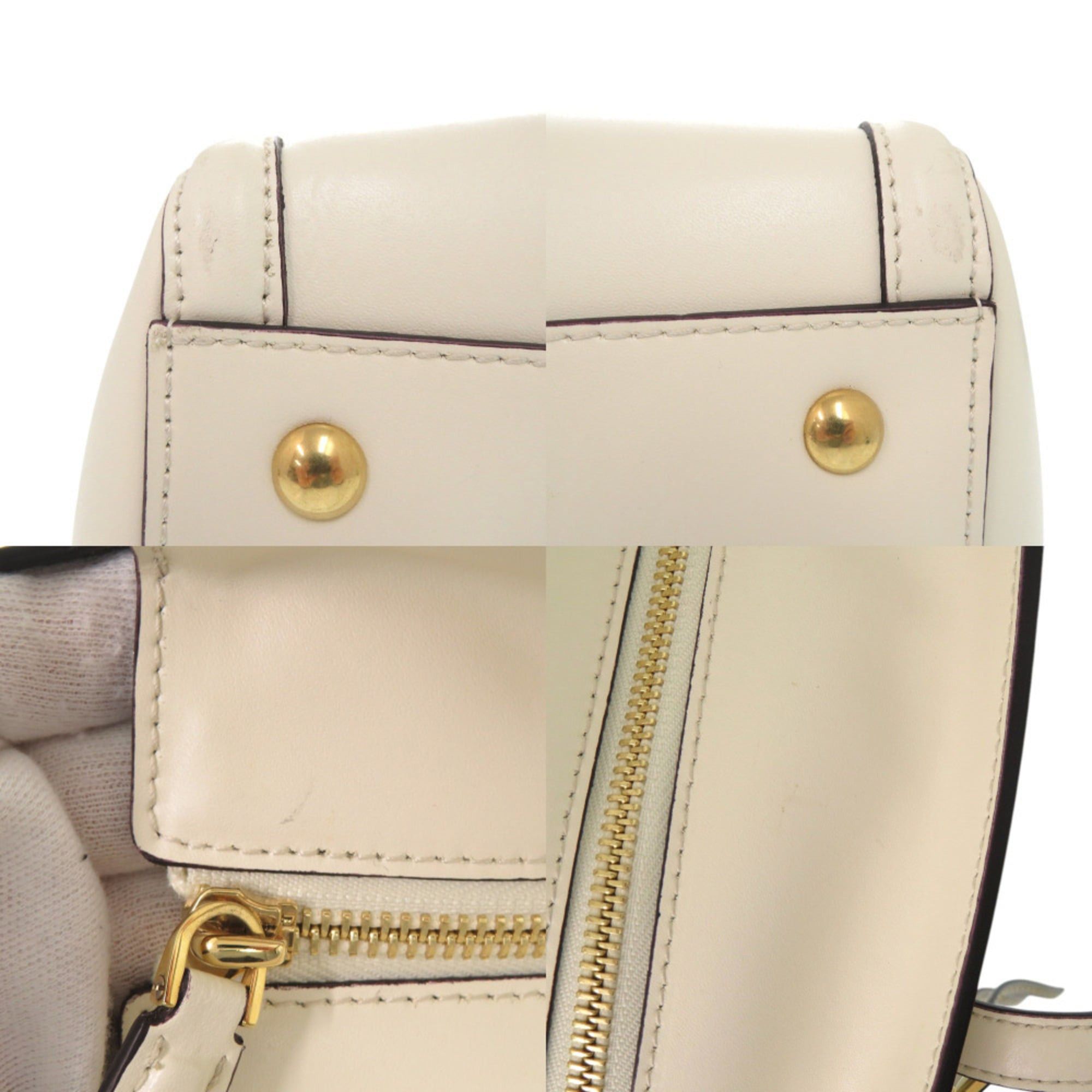 Salvatore Ferragamo Excellent condition Salvatore Ferragamo Amy EZ-21 G661 gold hardware leather white tote bag, one-shoulder 1544 Size ONE SIZE - 7 Thumbnail