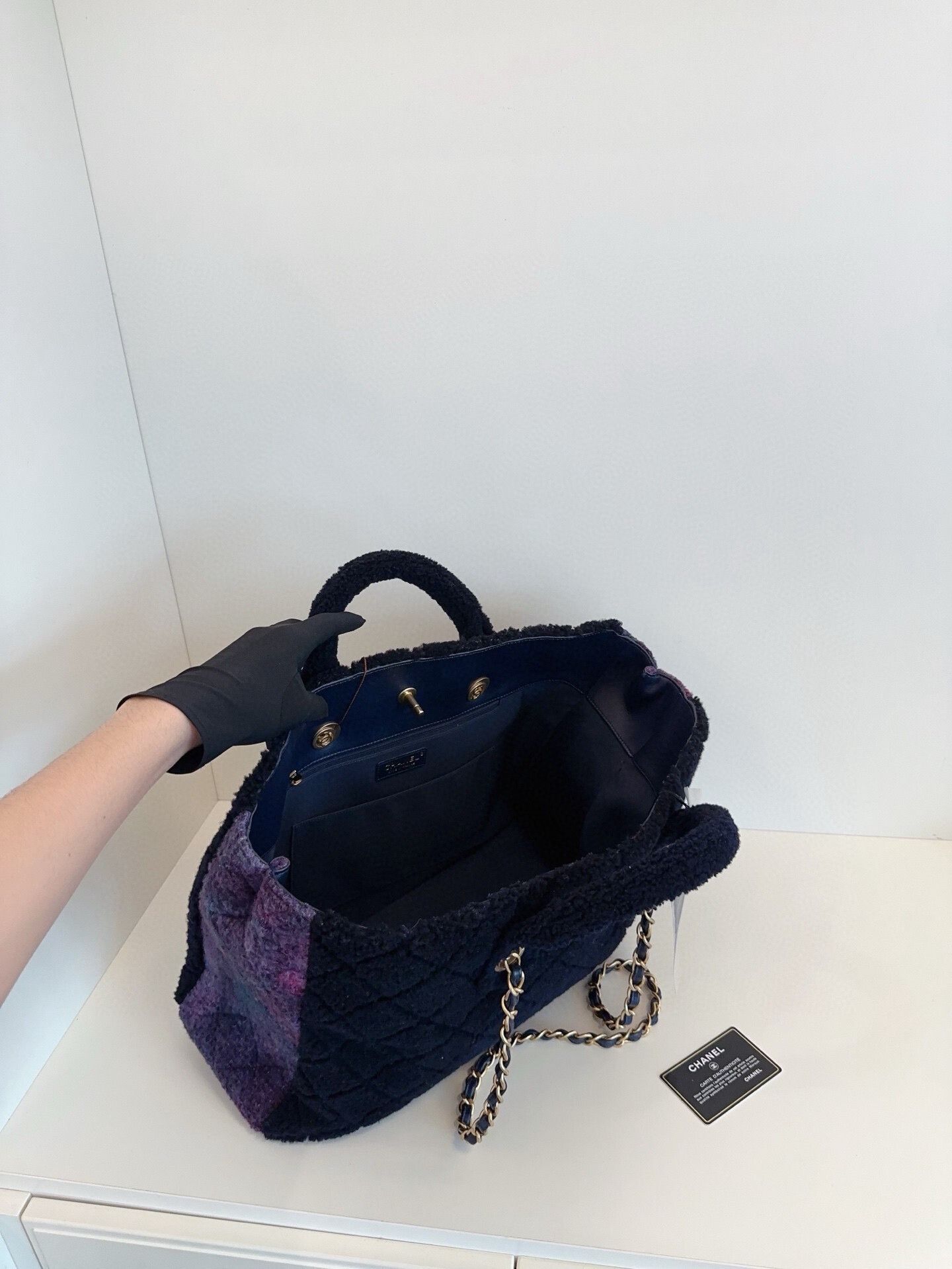 Chanel Pre-loved Bag Very good condition Size ONE SIZE - 8 Thumbnail