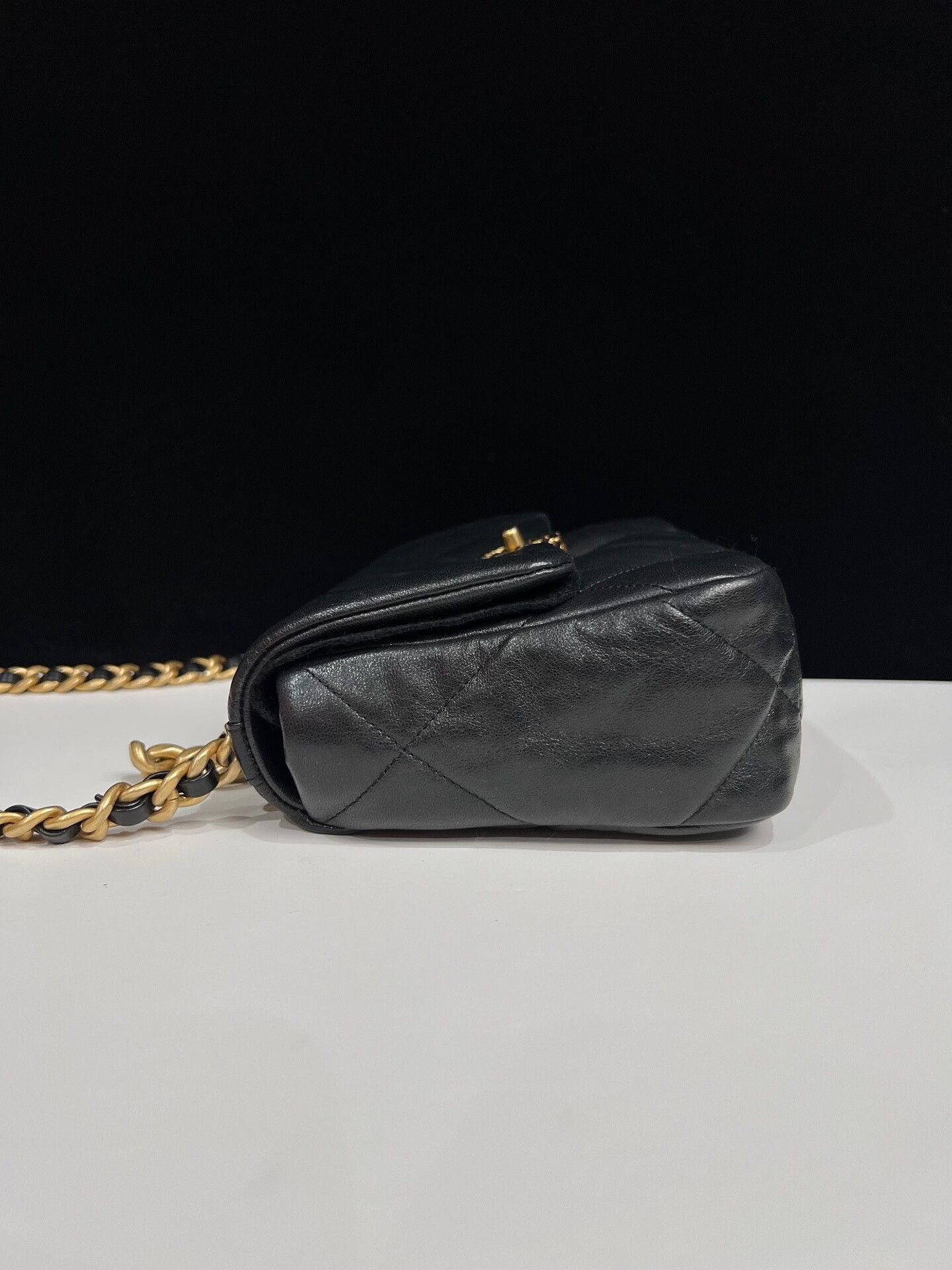 Chanel Pre-loved Bag Very good condition Size ONE SIZE - 5 Thumbnail
