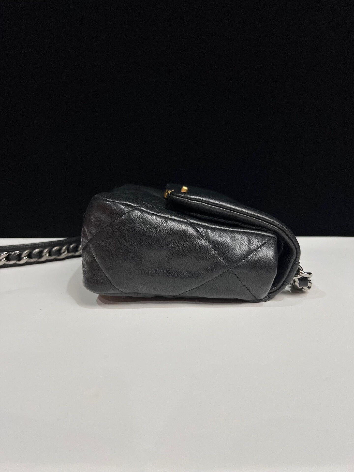 Chanel Pre-loved Bag Very good condition Size ONE SIZE - 4 Thumbnail