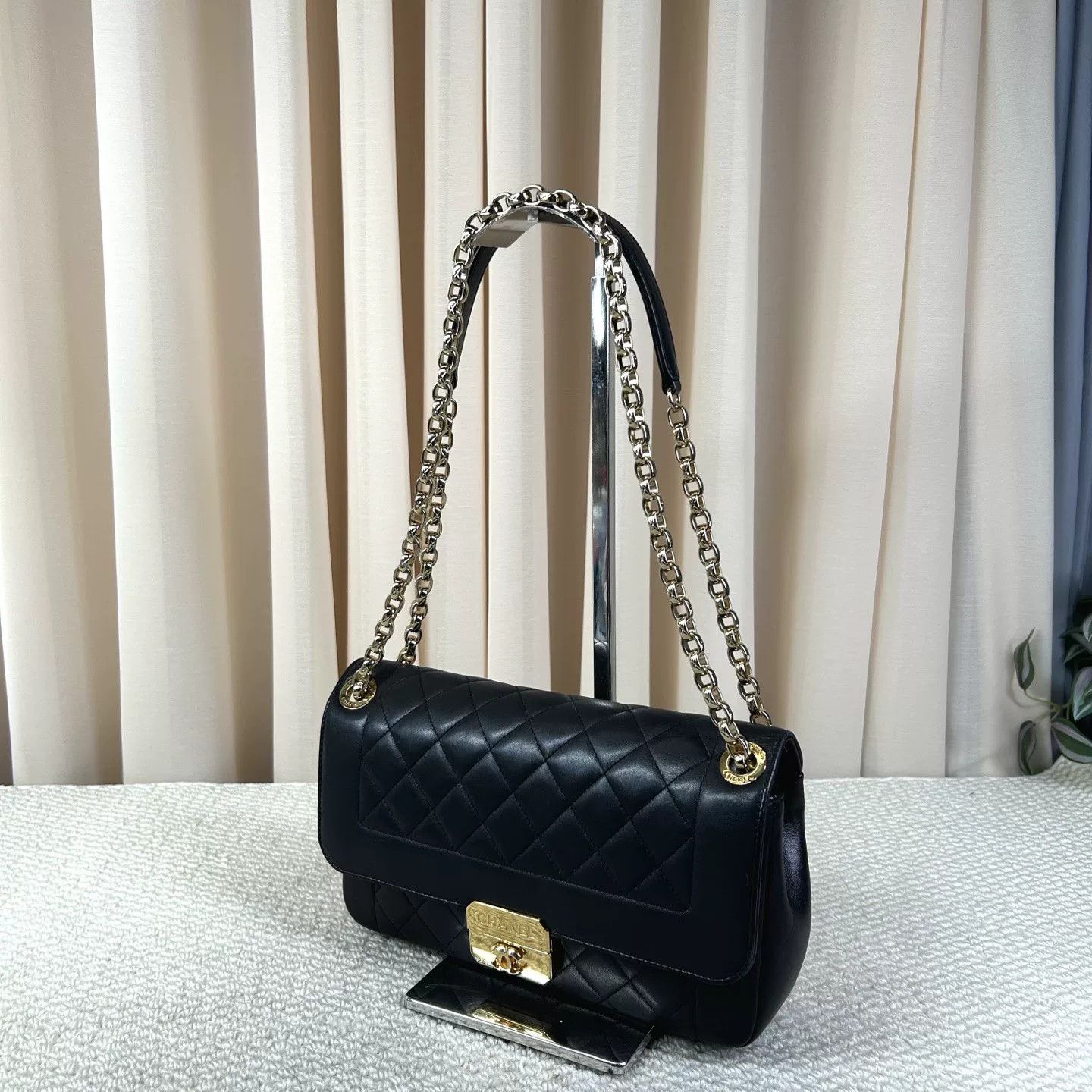 Chanel Pre-loved Bag Very good condition Size ONE SIZE - 3 Thumbnail