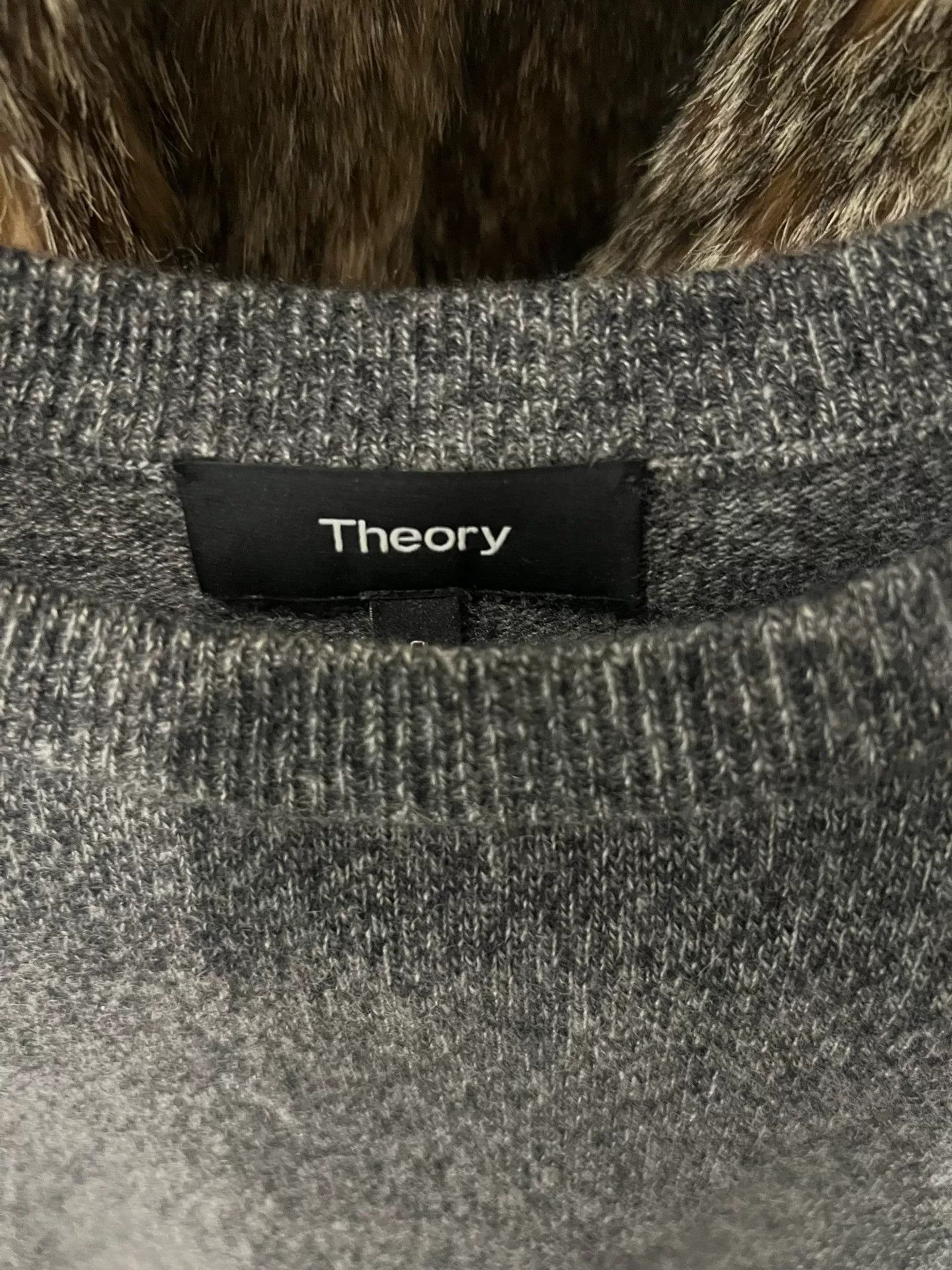 Theory Gray Cashmere Crew Neck Sweater Size S / US 4 / IT 40 - 2 Thumbnail