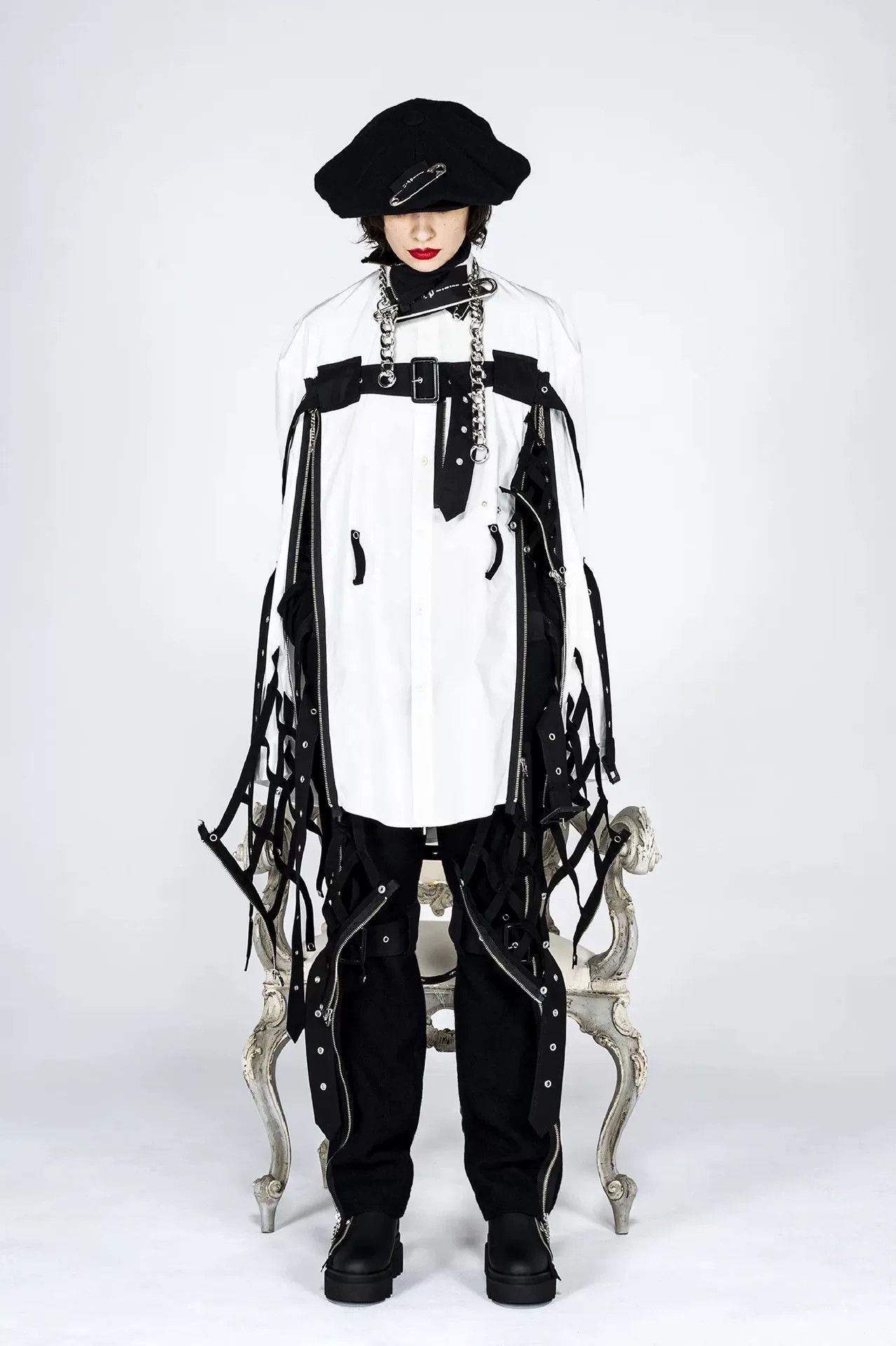Takahiromiyashita The Soloist. Takahiro Miyashita Safety Pin Necklace Size ONE SIZE - 9 Thumbnail