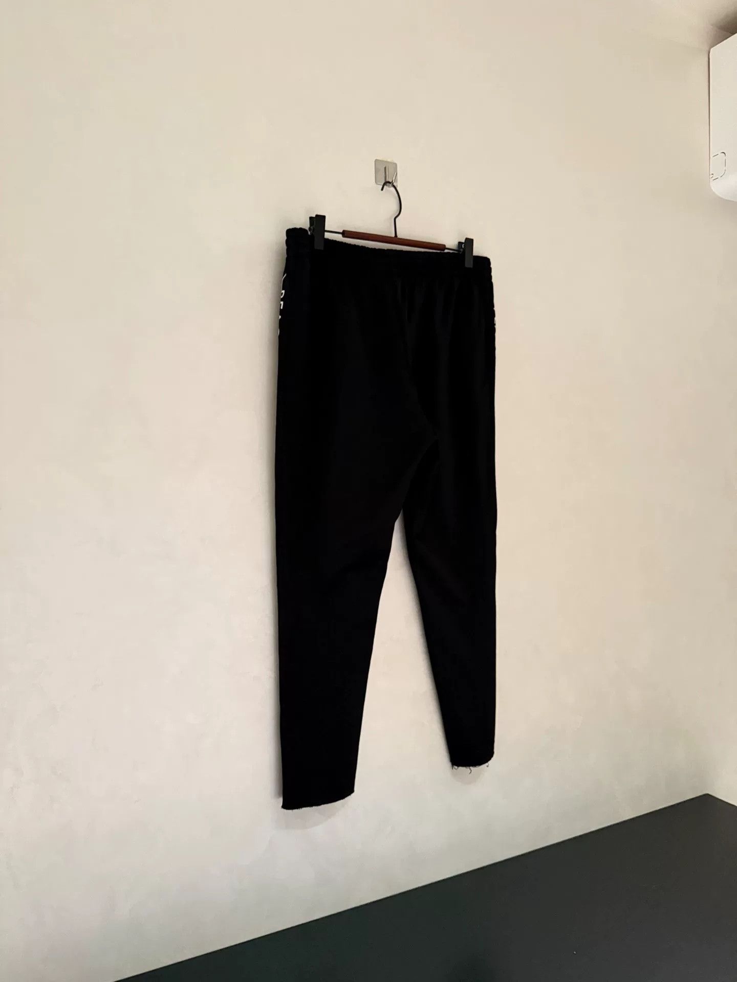 peaceminusone Peaceminusone Black Logo Sweatpants Size US 28 / EU 44 - 2 Thumbnail