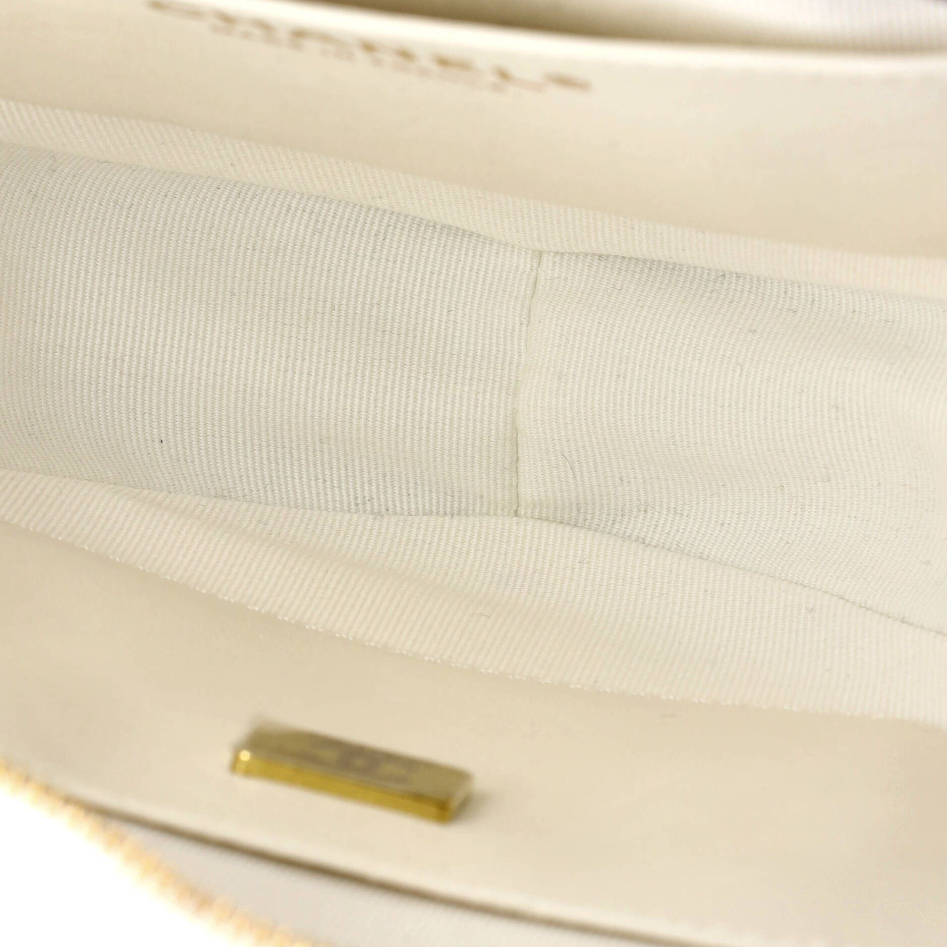 Chanel CC in Love Heart Bag Size ONE SIZE - 5 Thumbnail
