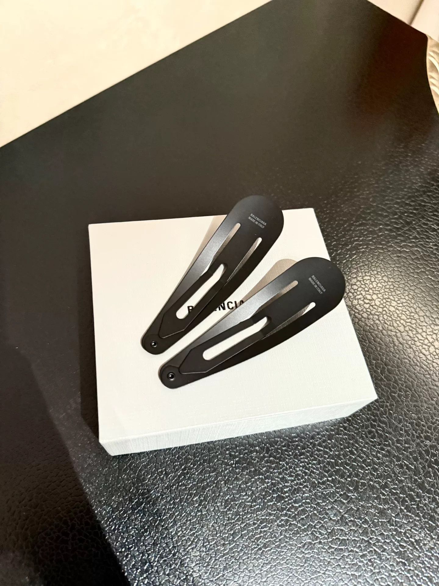 Balenciaga Balenciaga XXL Black Hair Clips Set Size ONE SIZE - 2 Thumbnail