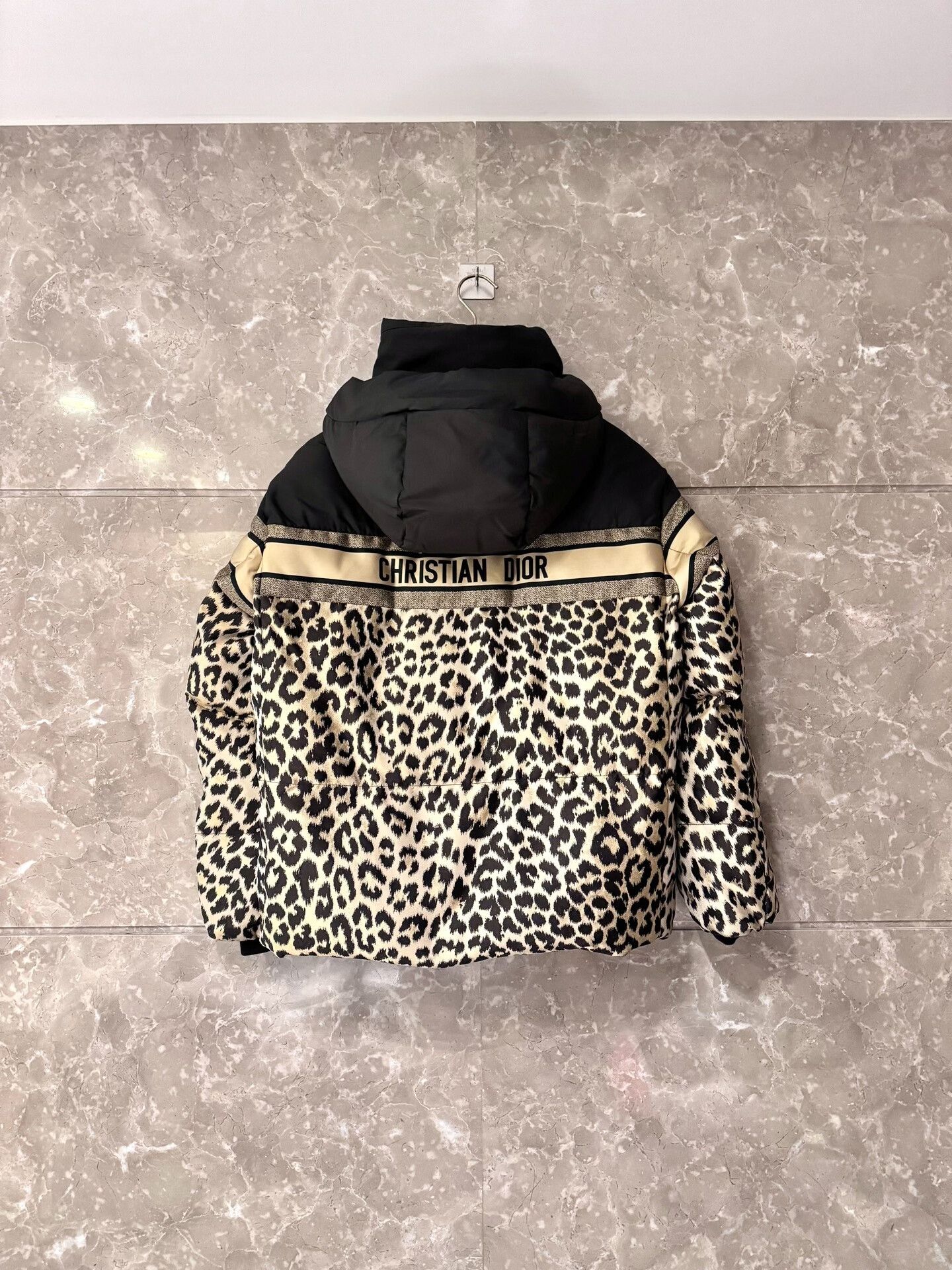 Dior Dior Pre-Fall 21 Leopard Print Down Jacket Size XS / US 0-2 / IT 36-38 - 2 Thumbnail