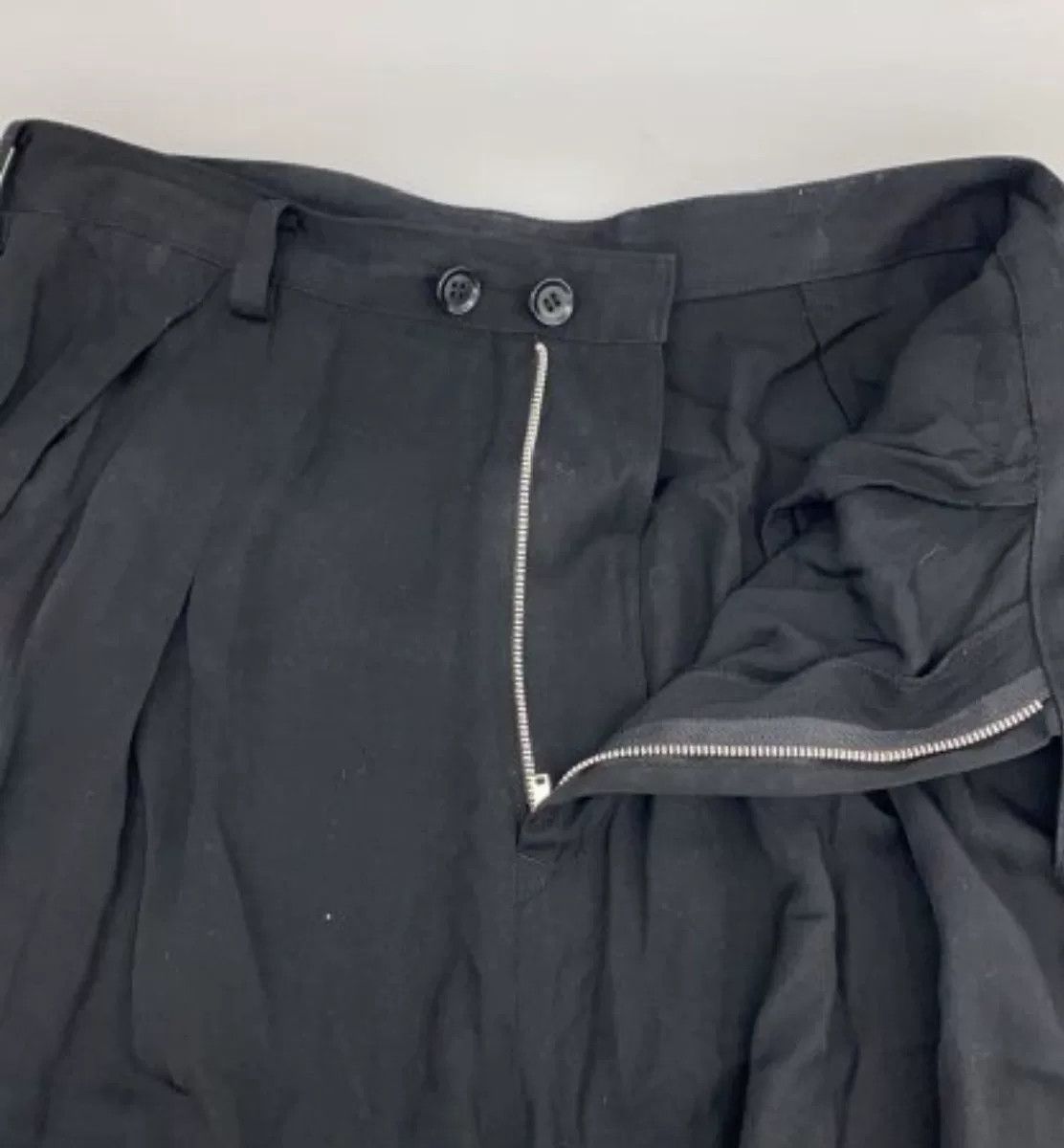 Yohji Yamamoto Y's Yohji Yamamoto Black Buttoned Shorts Size US 28 / EU 44 - 3 Thumbnail