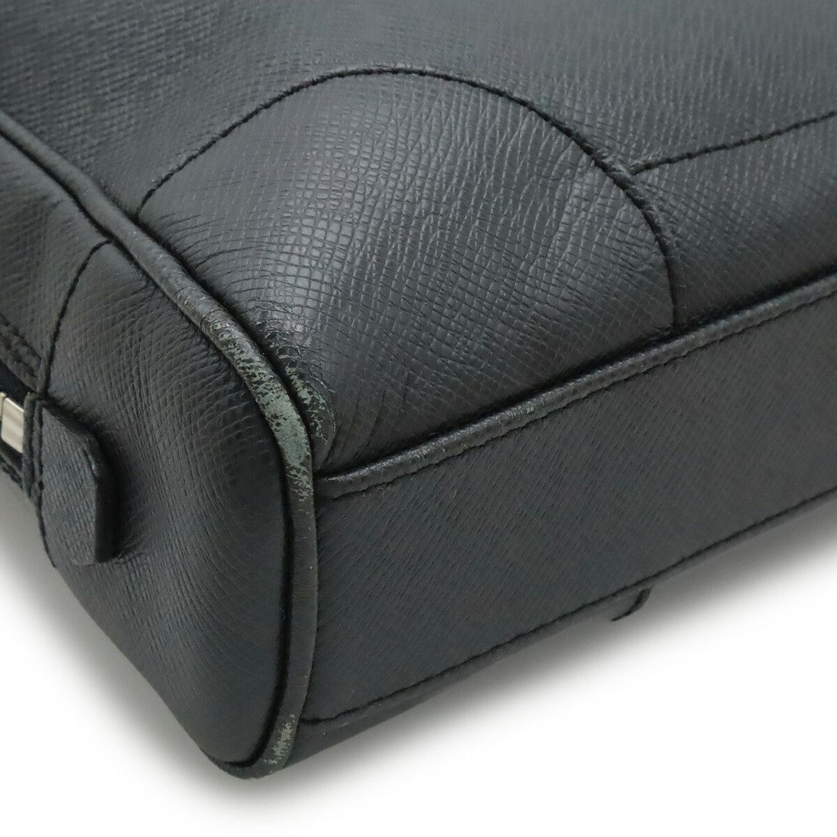 Louis Vuitton Louis Vuitton Louis Vuitton Igor Taiga Briefcase Leather Business Bag M31172 DUTY FREE for USA Size ONE SIZE - 3 Thumbnail