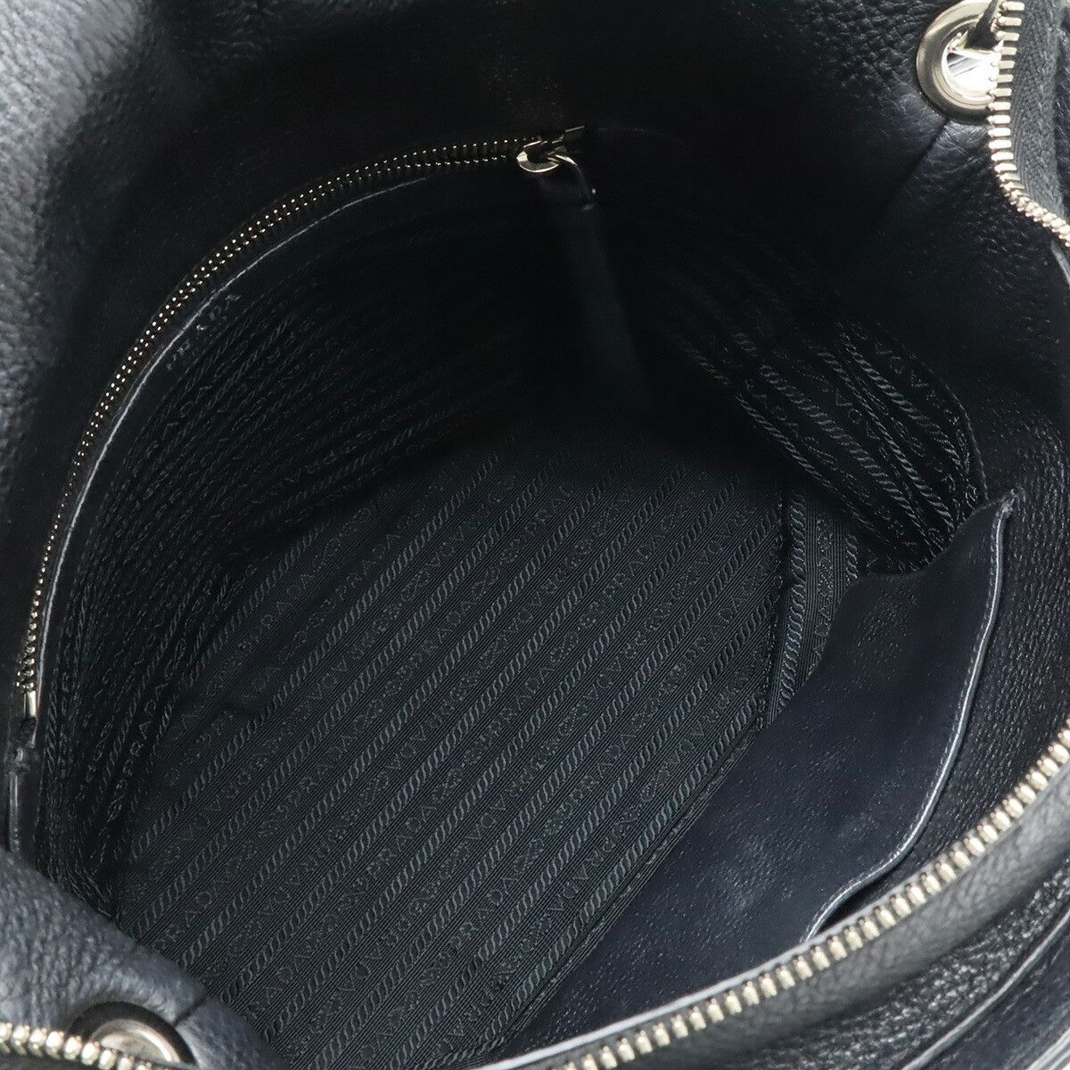 Prada Prada Prada Vitello Phoenix Shoulder Bag Leather Crossbody Bag 1BE023 DUTY FREE for USA Size ONE SIZE - 7 Thumbnail