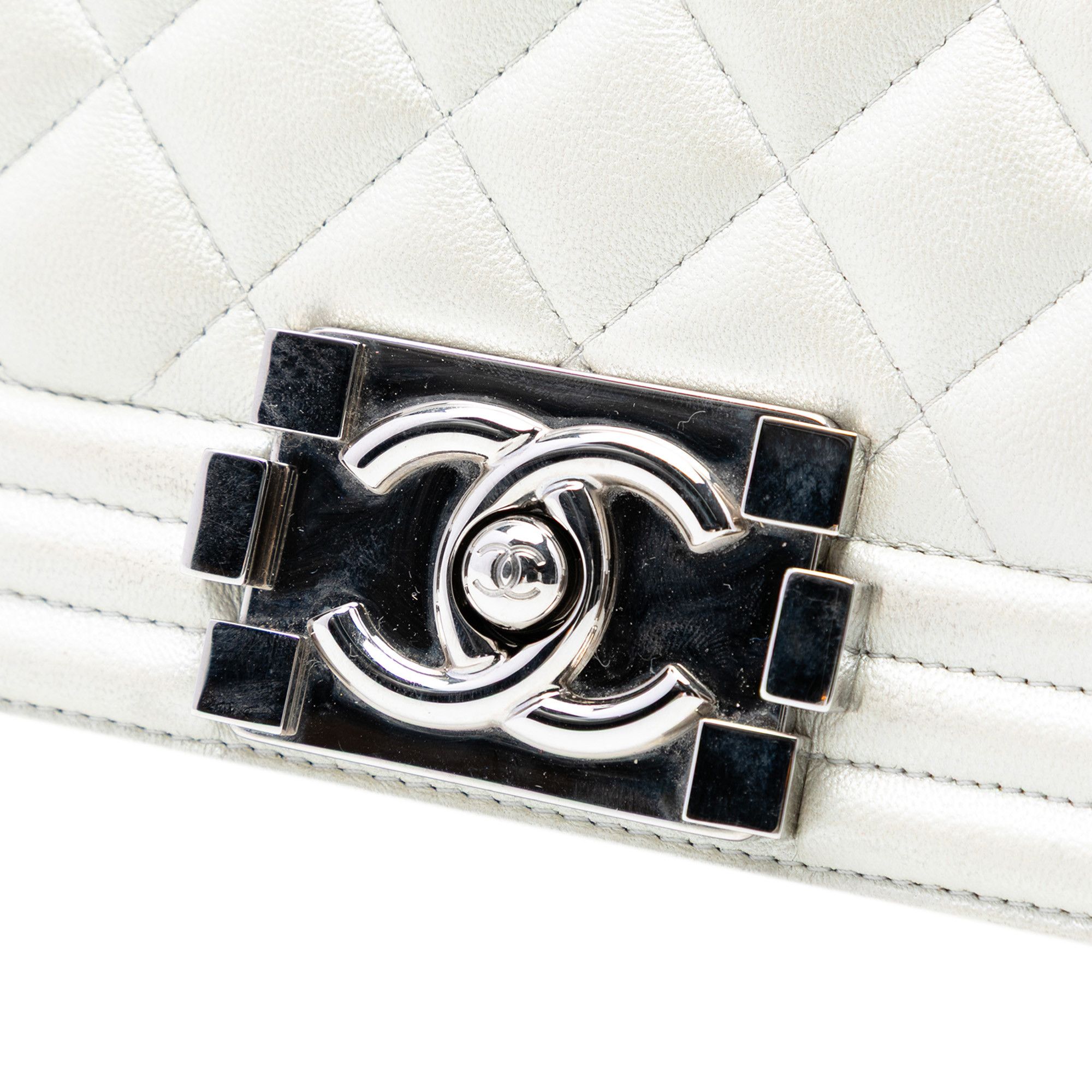 Chanel Chanel Quilted Lambskin Boy Flap Clutch Size ONE SIZE - 6 Thumbnail
