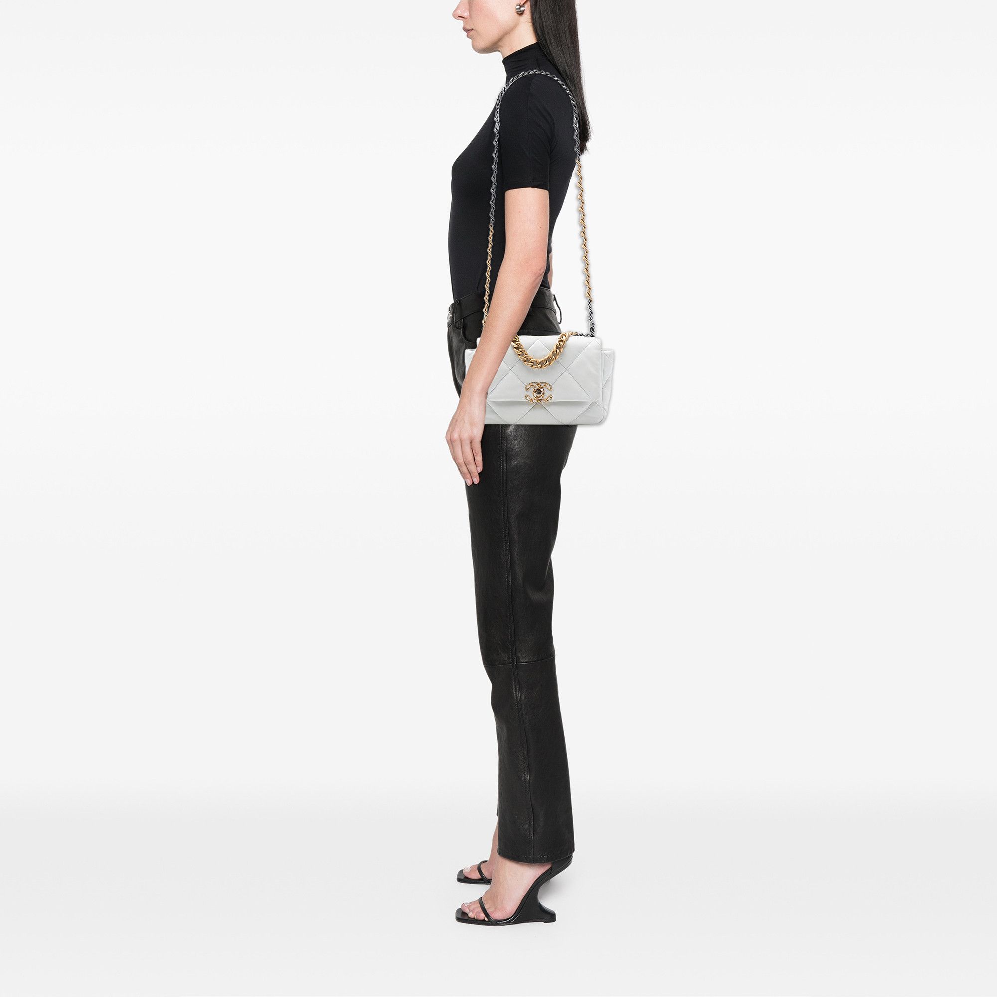Chanel Chanel Medium Lambskin 19 Flap Size ONE SIZE - 7 Thumbnail