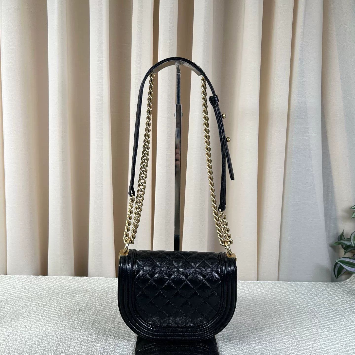 Chanel Pre-loved Bag Very good condition Size ONE SIZE - 2 Thumbnail