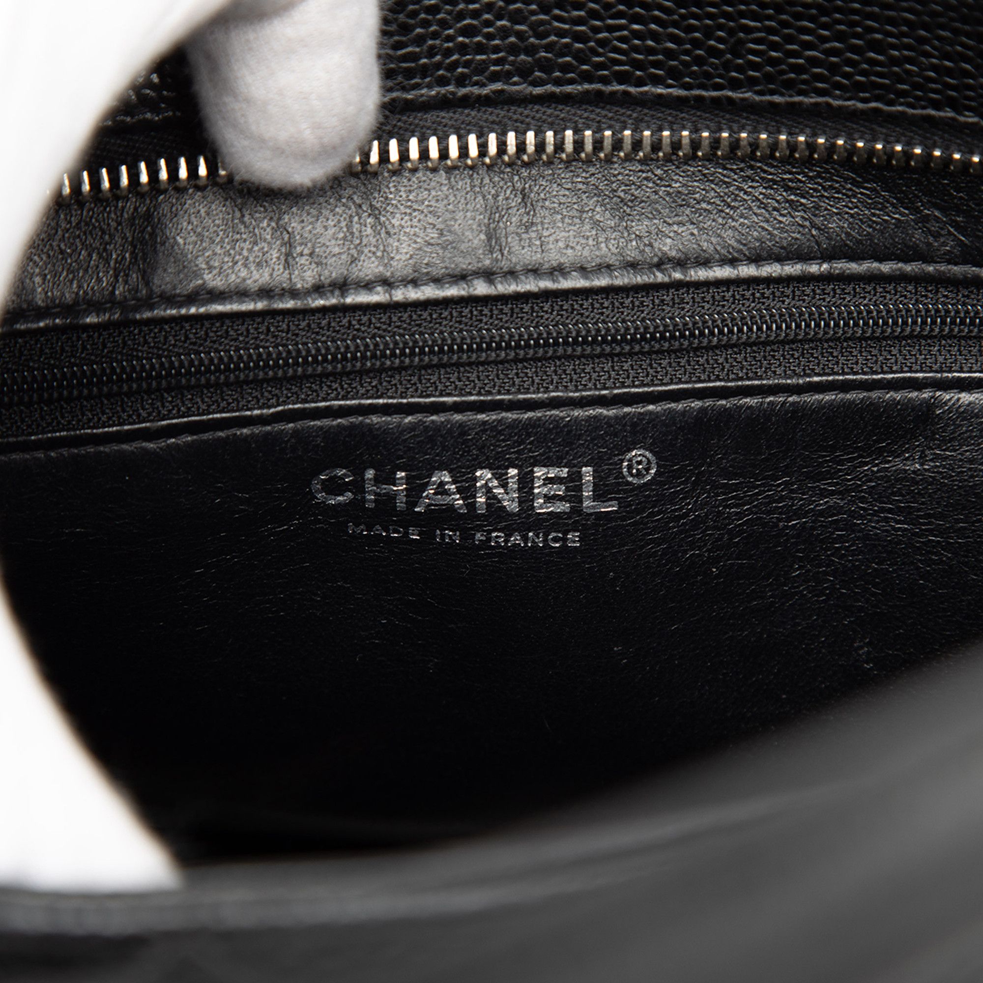Chanel Chanel Caviar Medallion Tote Size ONE SIZE - 5 Thumbnail