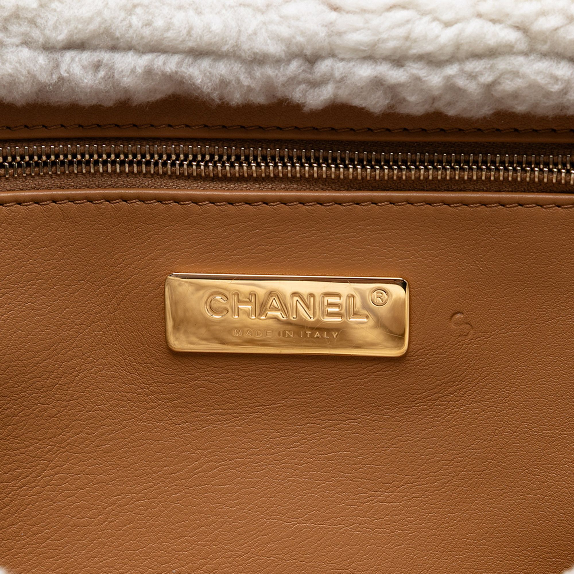 Chanel Chanel Medium Embroidered Suede 19 Flap with Shearling Trim Size ONE SIZE - 5 Thumbnail