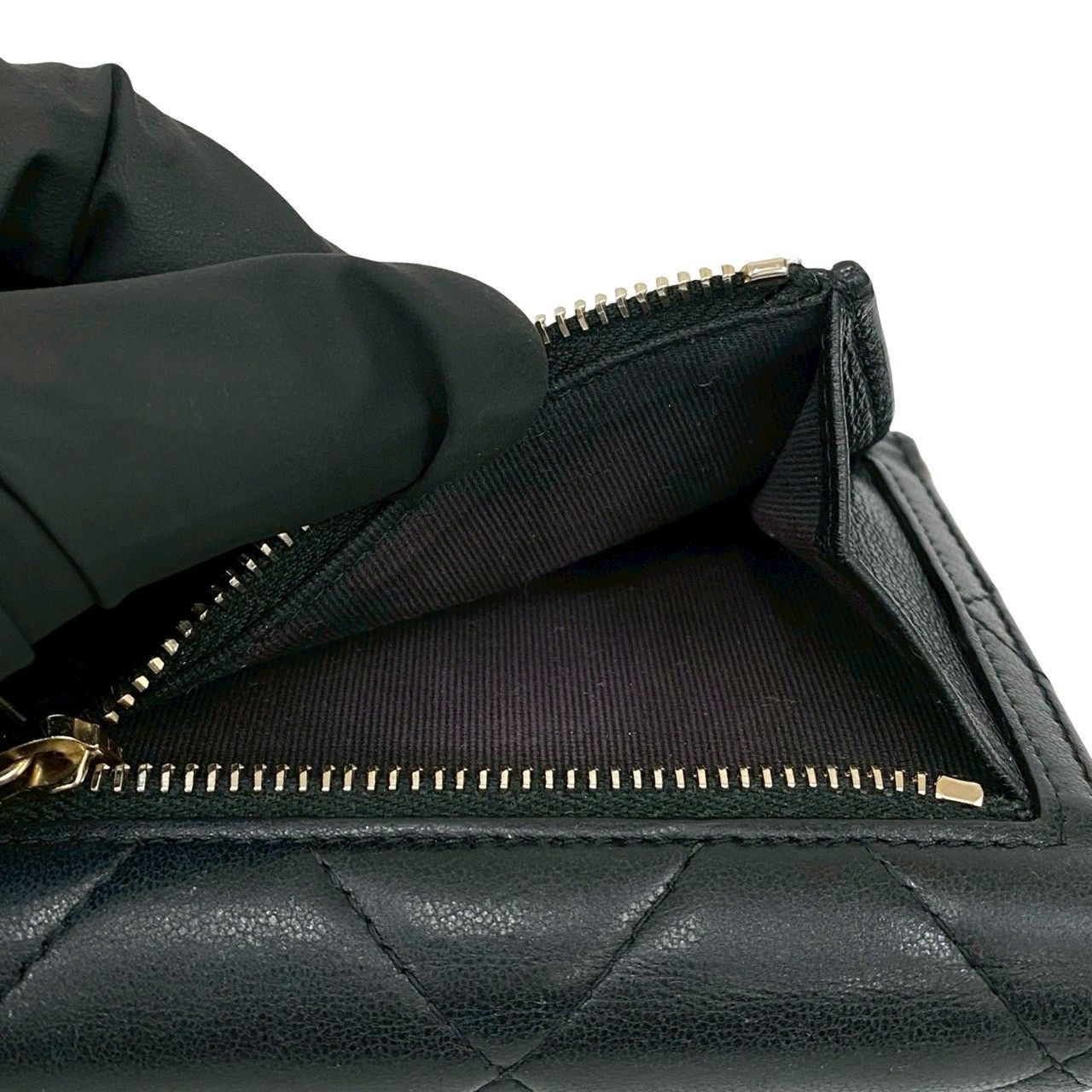 Chanel Chanel CHANEL Chanel19 Lambskin Trifold Wallet Leather Short Wallet DUTY FREE for USA Size ONE SIZE - 11 Thumbnail