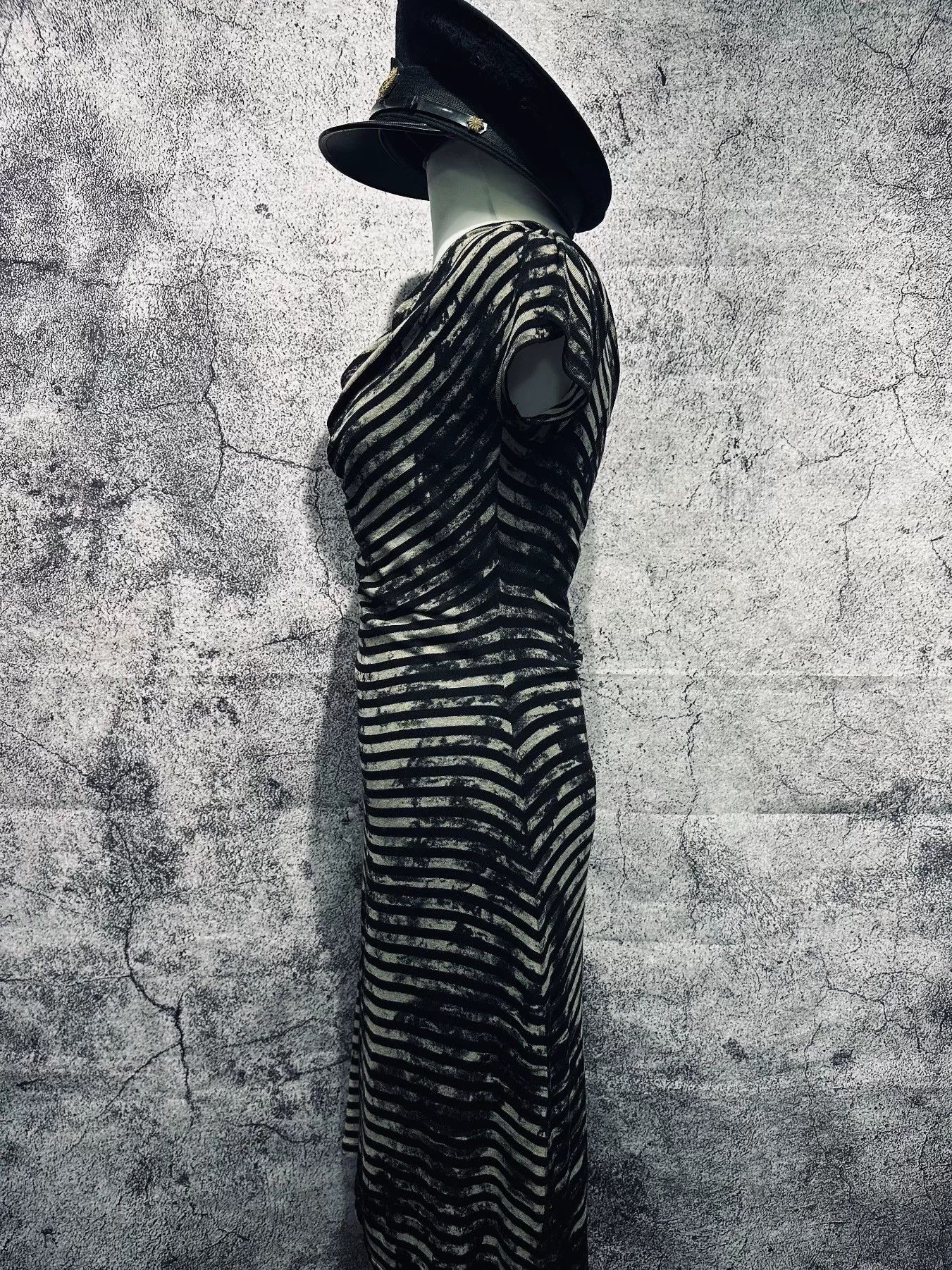 Ermanno Scervino Gradient Neckline Dress by Isabel de Pedro Size M / US 6-8 / IT 42-44 - 5 Thumbnail