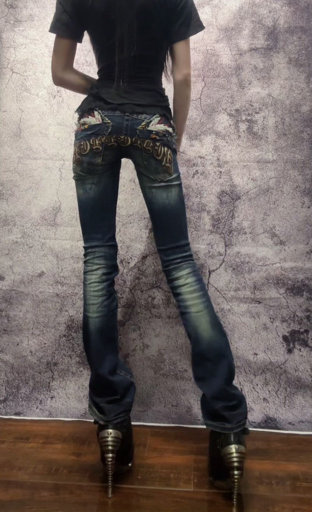 Rock Revival Distressed Denim Pants with Embroidery Details Size 24" / US 00 / IT 34 - 2 Thumbnail