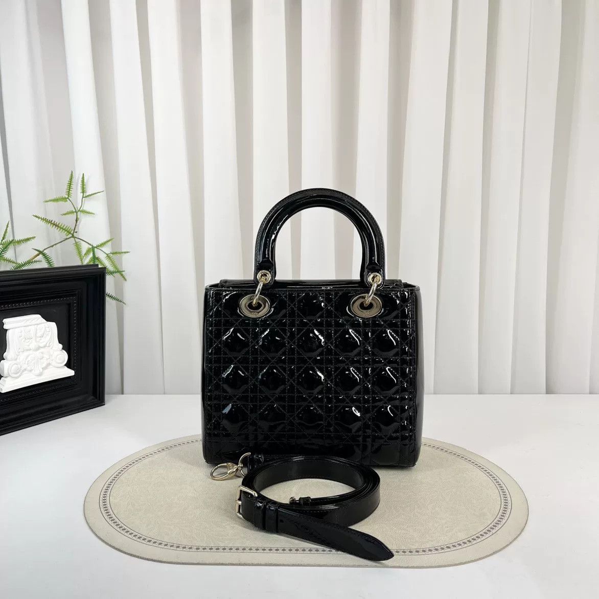 Dior Pre-loved Bag Very good condition Size ONE SIZE - 2 Thumbnail