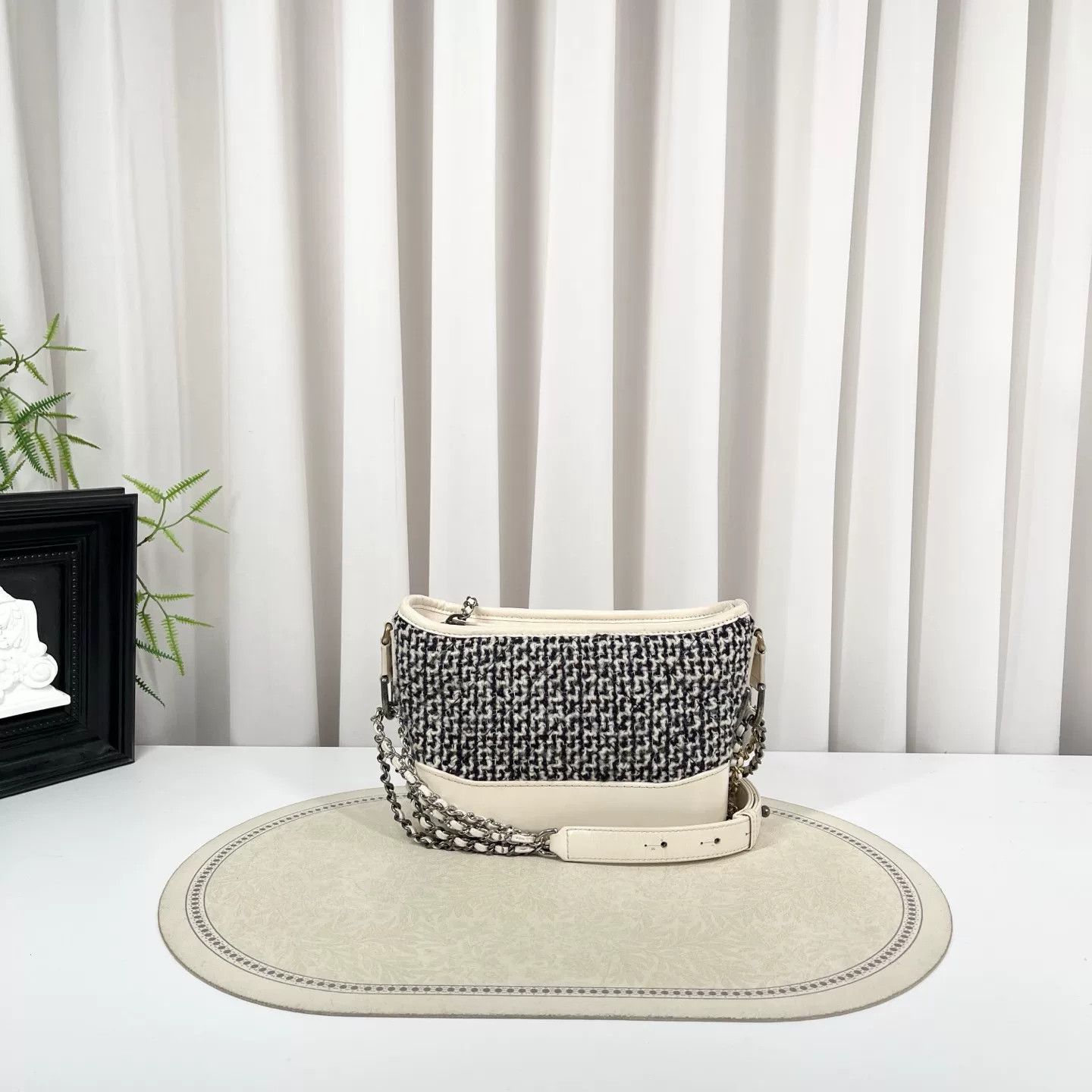 Chanel Pre-loved Bag Very good condition Size ONE SIZE - 2 Thumbnail