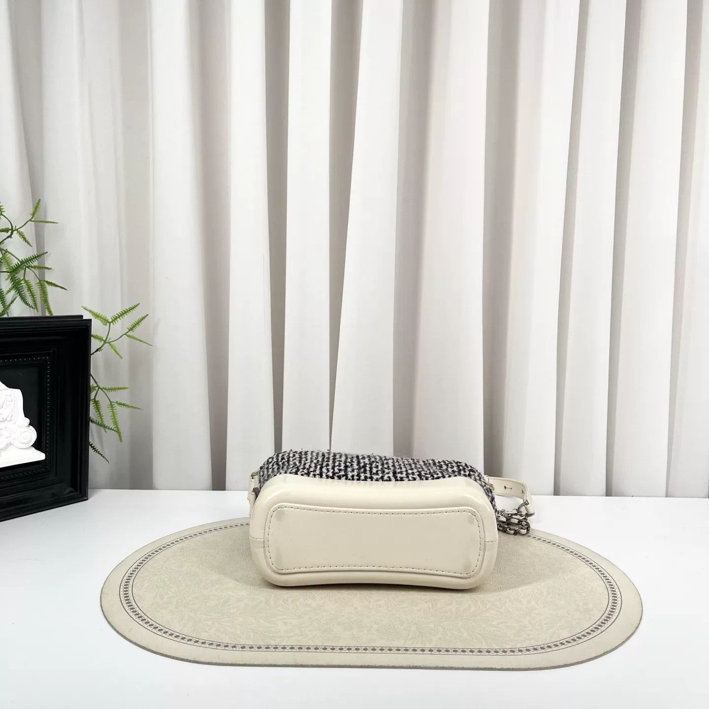 Chanel Pre-loved Bag Very good condition Size ONE SIZE - 3 Thumbnail