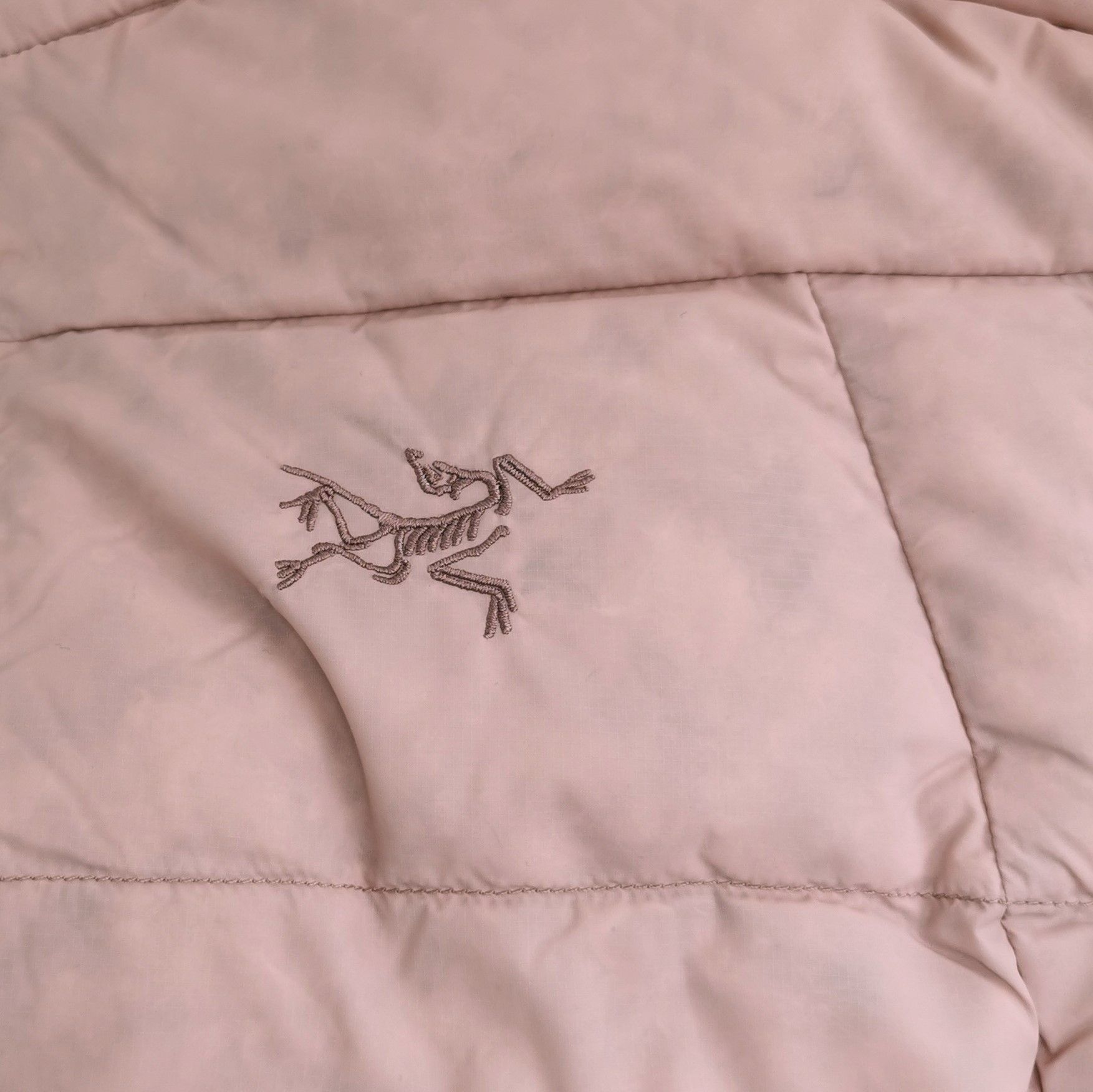 Arc'teryx Arc'teryx XS Solid Color Hooded Puffer Jacket Size XL / US 12-14 / IT 48-50 - 5 Thumbnail