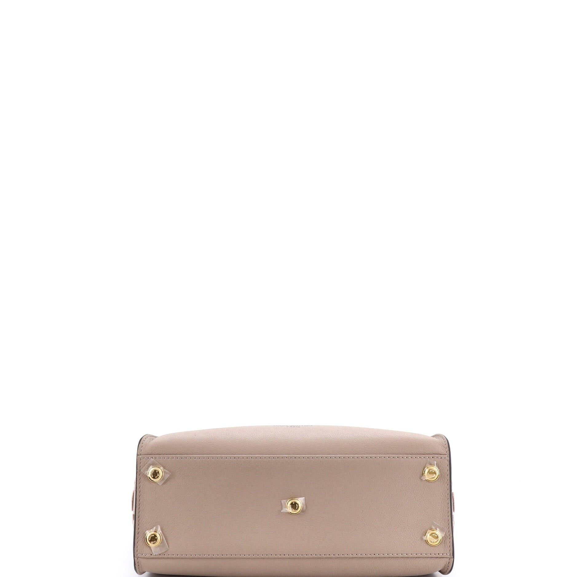 Louis Vuitton On My Side Tote Size ONE SIZE - 4 Thumbnail