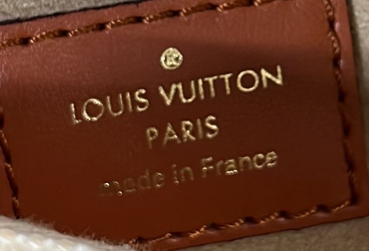 Louis Vuitton On My Side Tote Size ONE SIZE - 7 Thumbnail