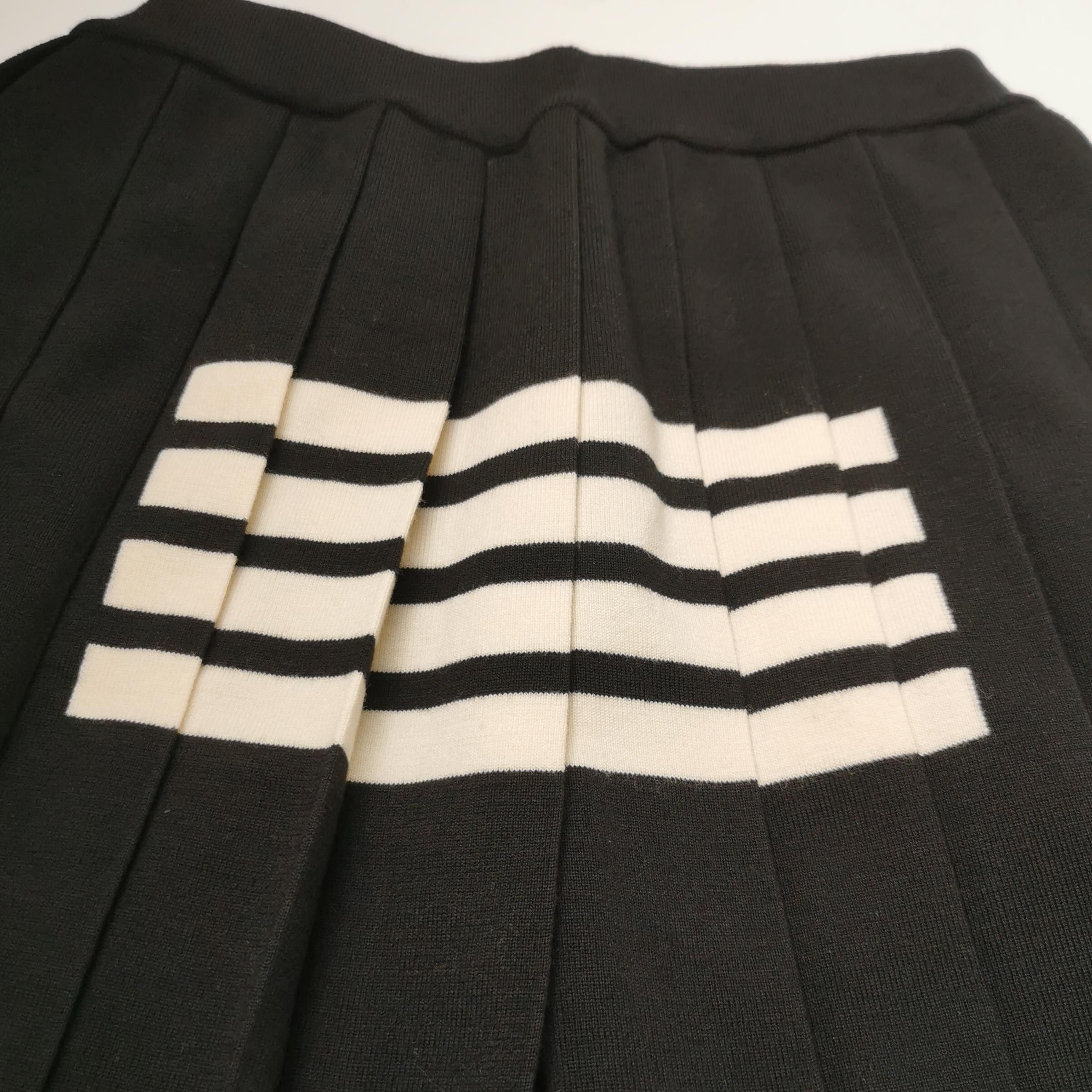 Thom Browne Thom Browne Black Pleated Skirt Size 26" / US 2 / IT 38 - 5 Thumbnail