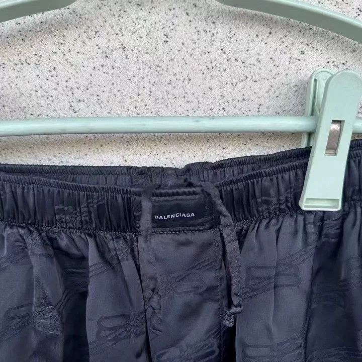 Balenciaga Balenciaga New Pleated Logo Print Shorts Size US 30 / EU 46 - 2 Thumbnail