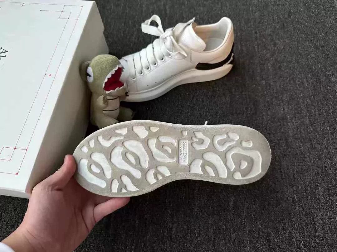 Alexander McQueen McQueen new white sneakers Size US 5 / IT 35 - 3 Thumbnail