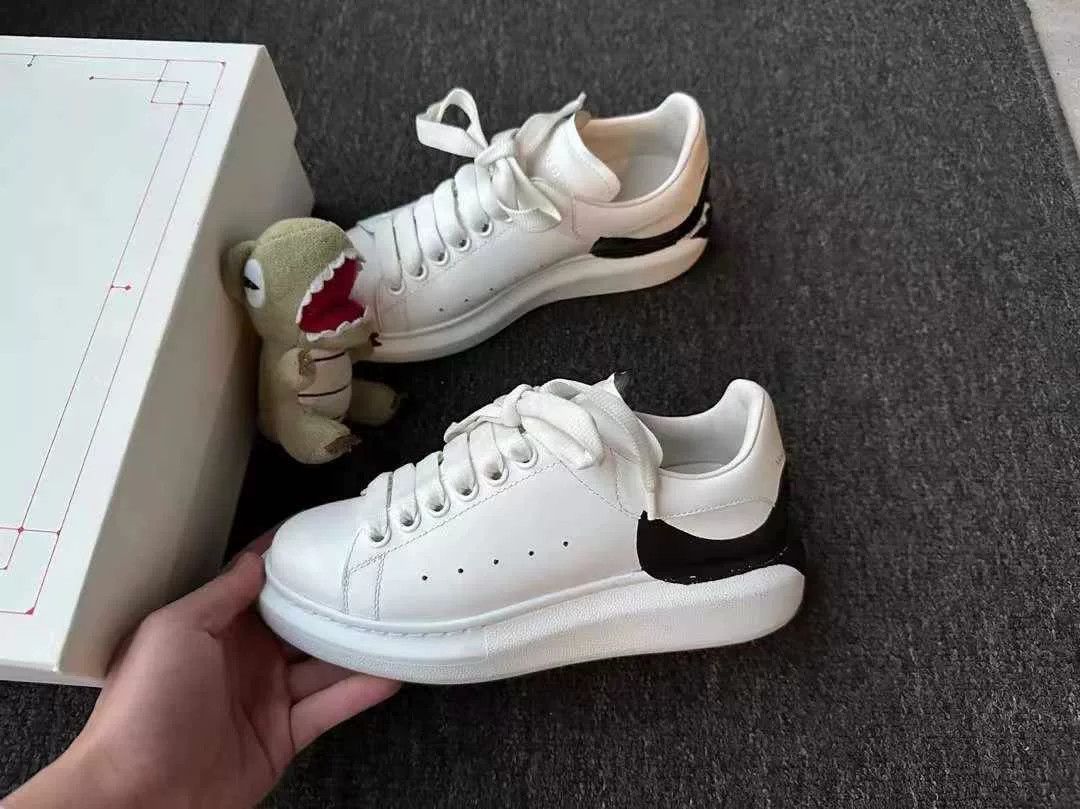 Alexander McQueen McQueen new white sneakers Size US 5 / IT 35 - 2 Thumbnail