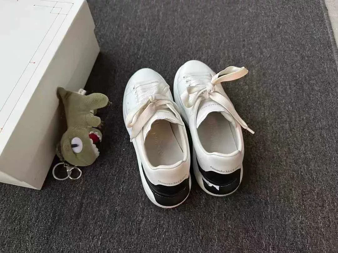 Alexander McQueen McQueen new white sneakers Size US 5 / IT 35 - 6 Thumbnail