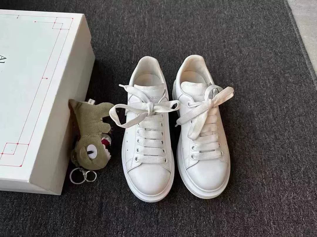 Alexander McQueen McQueen new white sneakers Size US 5 / IT 35 - 5 Thumbnail