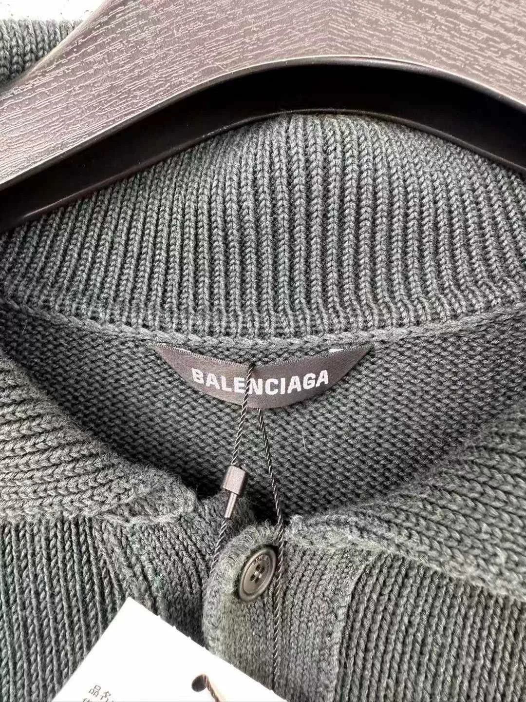 Balenciaga Balenciaga Oversized Twisted Crown Wheat Sweater XS Size US XS / EU 42 / 0 - 2 Thumbnail