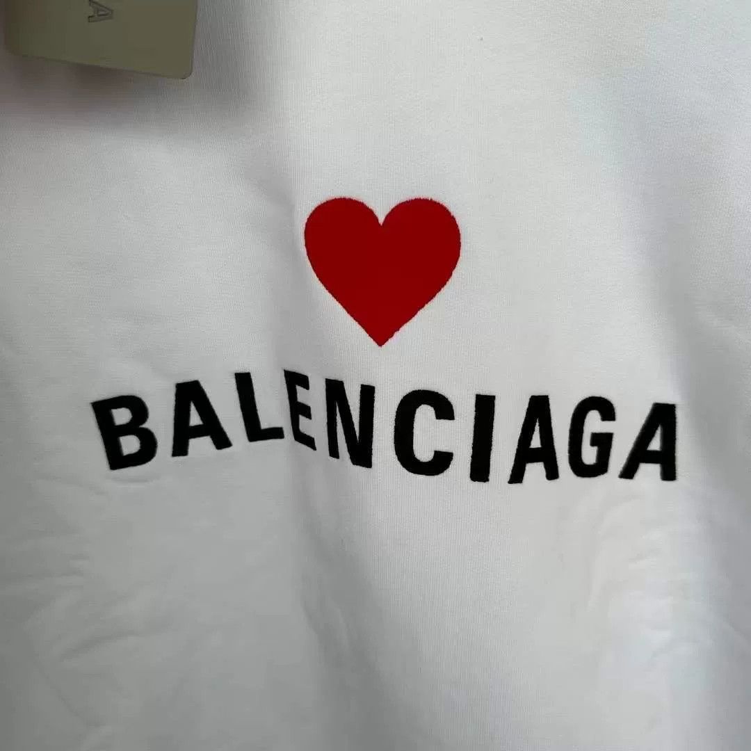 Balenciaga Balenciaga Valentine Limited Heart Hoodie Size XS / US 0-2 / IT 36-38 - 2 Thumbnail