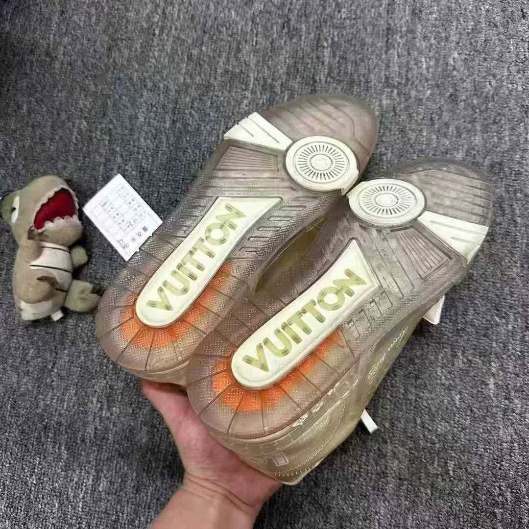 Louis Vuitton Louis Vuitton Transparent Trainer Size 42 Size US 9 / EU 42 - 6 Thumbnail