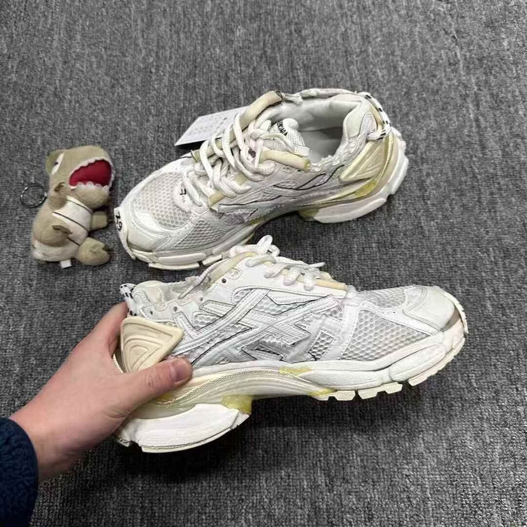 Balenciaga Balenciaga White Runner Size 39 Size US 6 / EU 39 - 3 Thumbnail