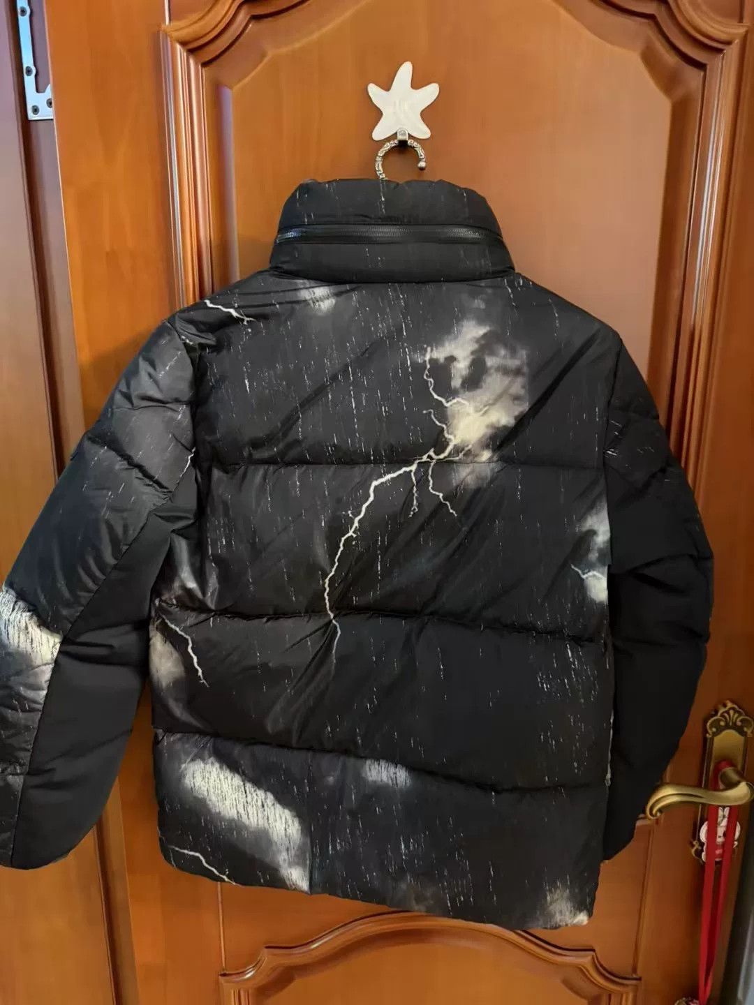 Moncler Moncler Lightning Print Down Jacket Size US S / EU 44-46 / 1 - 2 Thumbnail