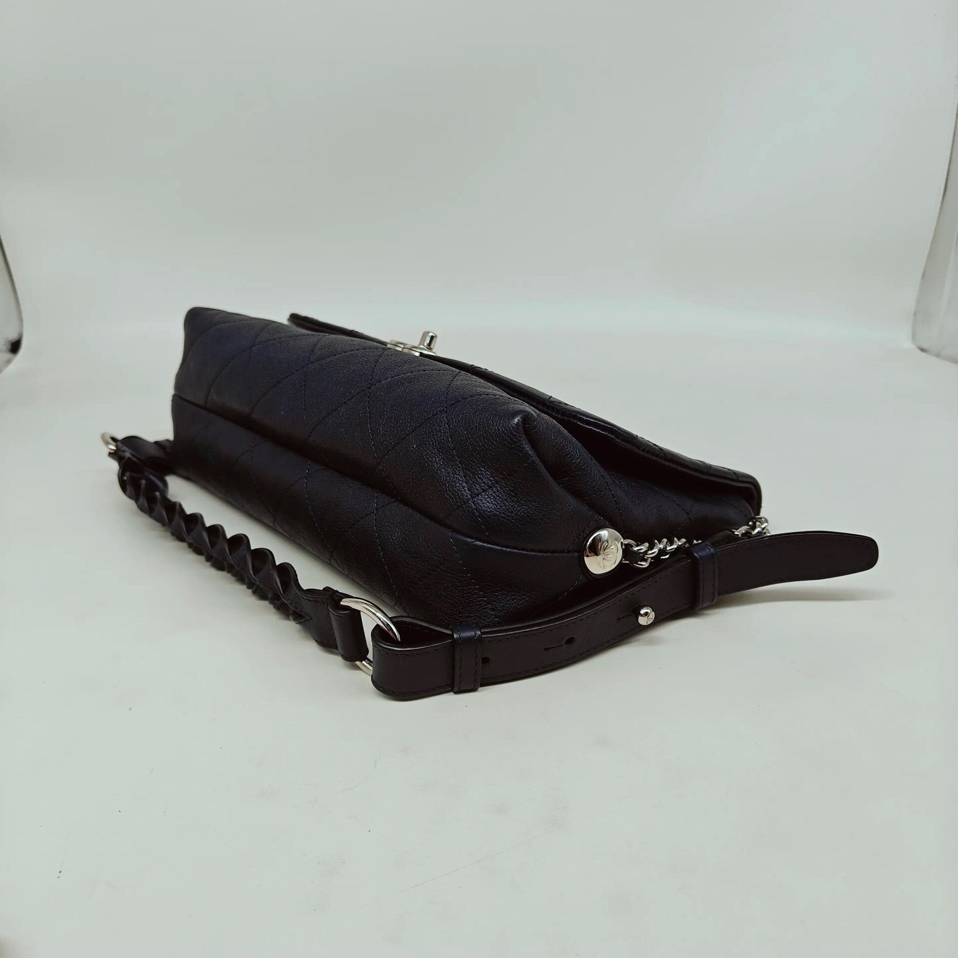 Chanel Pre-loved Bag Very good condition Size ONE SIZE - 5 Thumbnail