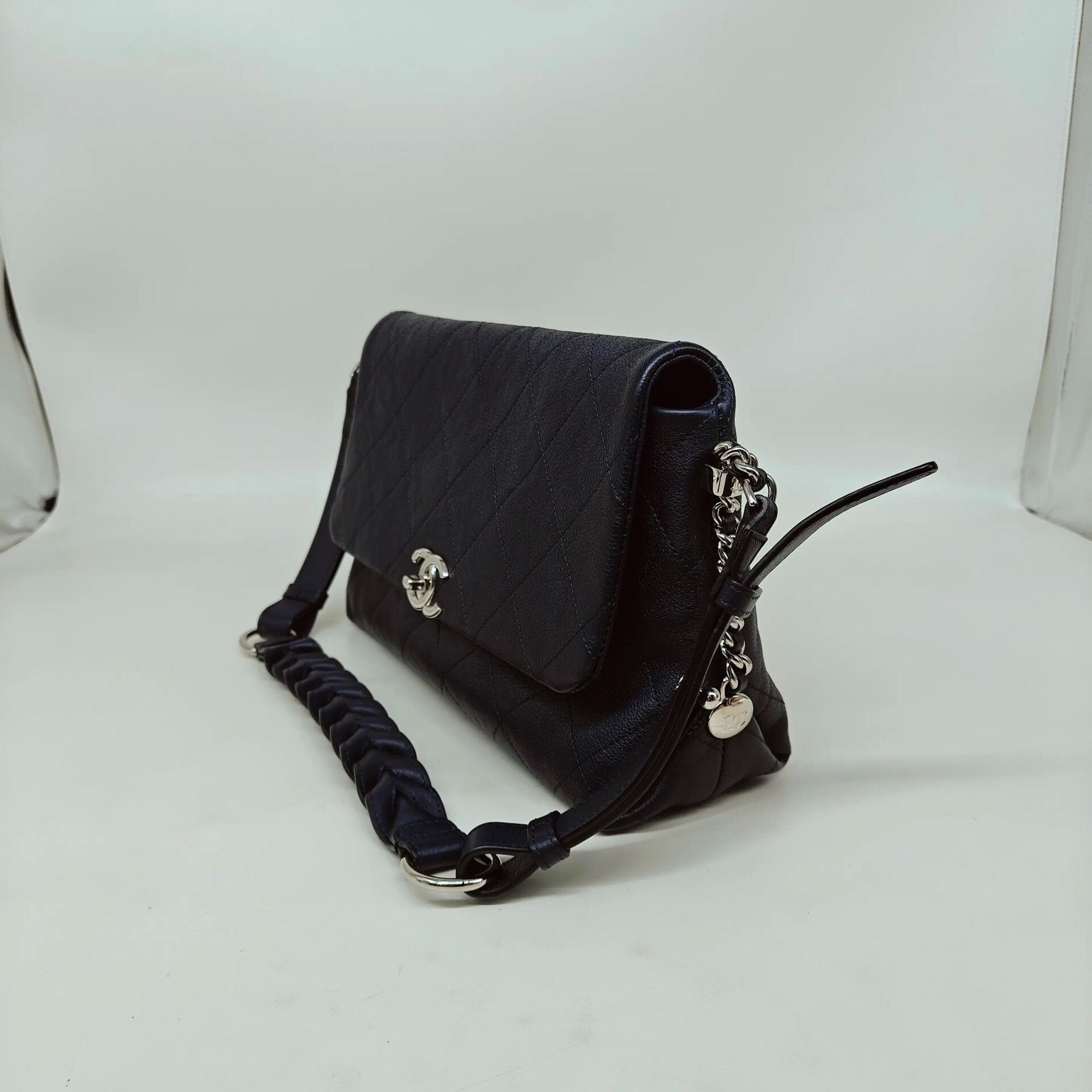 Chanel Pre-loved Bag Very good condition Size ONE SIZE - 2 Thumbnail