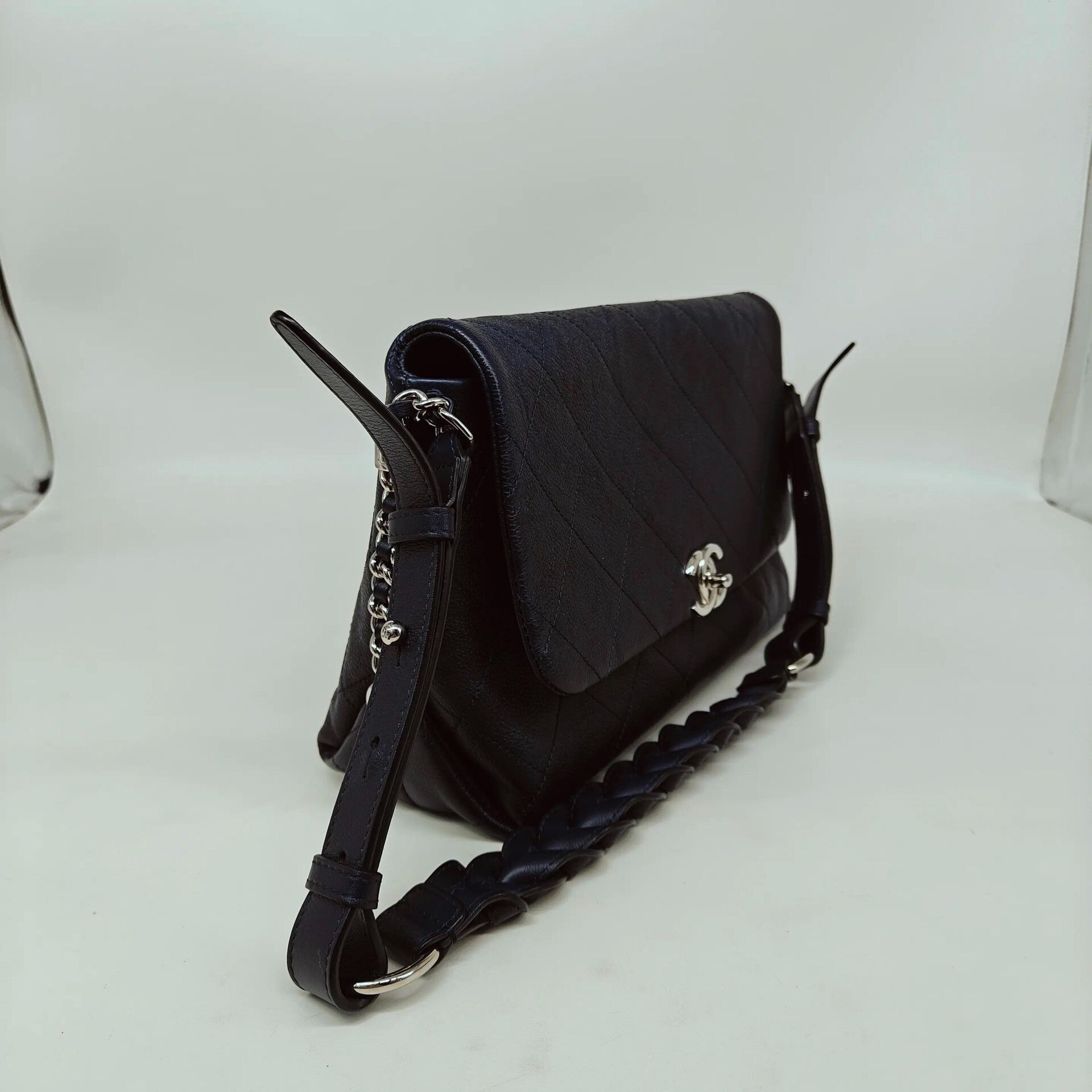 Chanel Pre-loved Bag Very good condition Size ONE SIZE - 3 Thumbnail