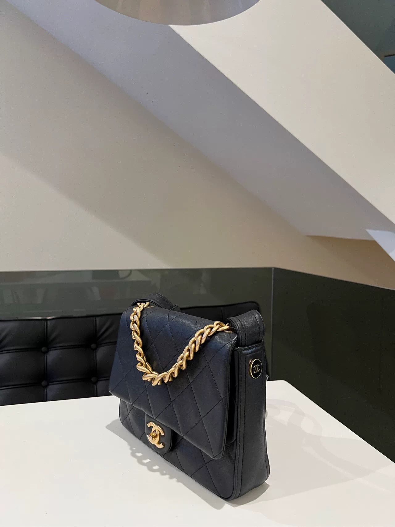 Chanel Pre-loved Bag Very good condition Size ONE SIZE - 2 Thumbnail
