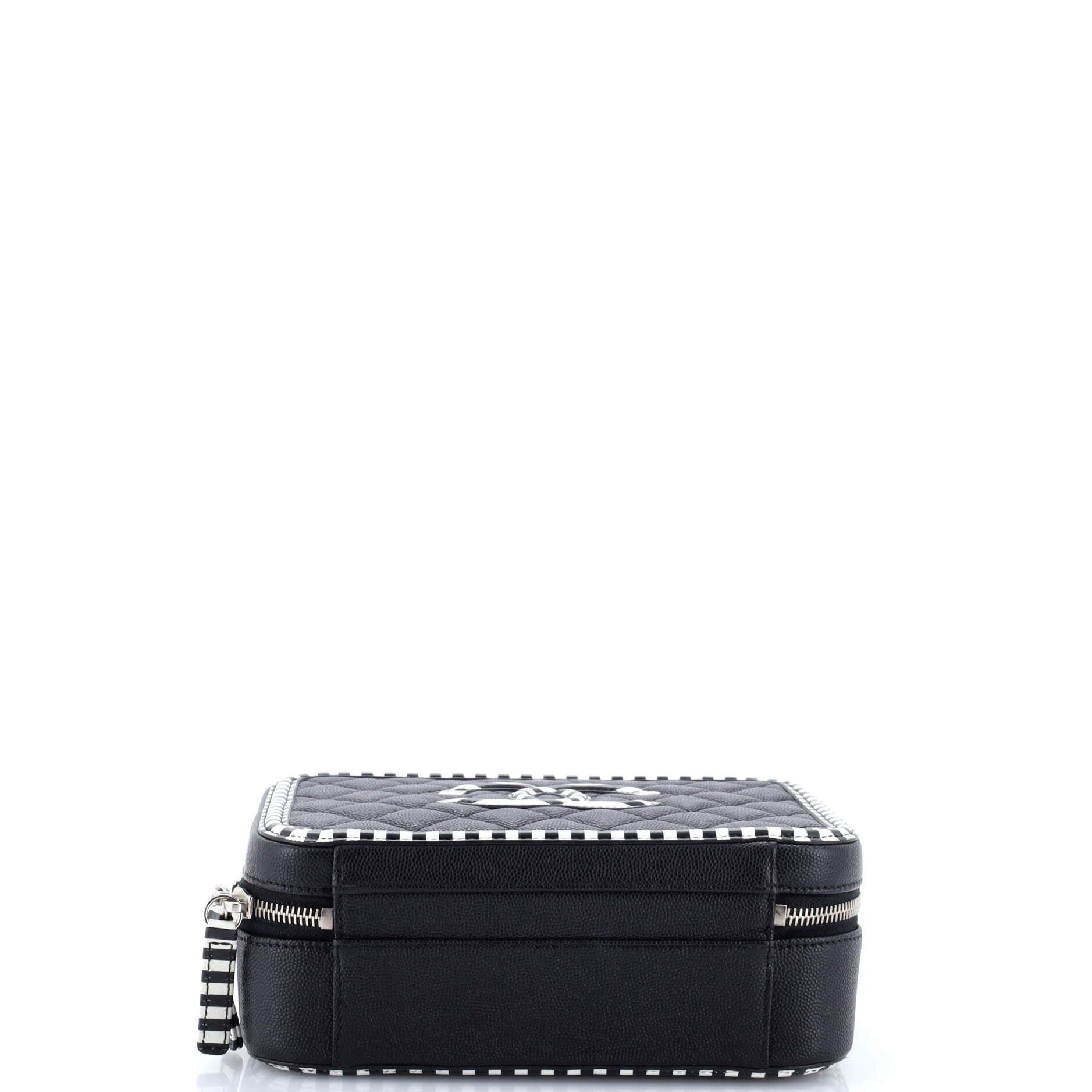 Chanel Filigree Vanity Case Size ONE SIZE - 4 Thumbnail